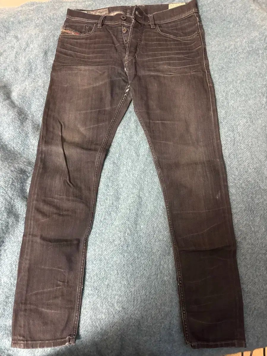 HOT，大人気】 DIESEL(ディーゼル) デニム TEPPHAR 008W3 31 30