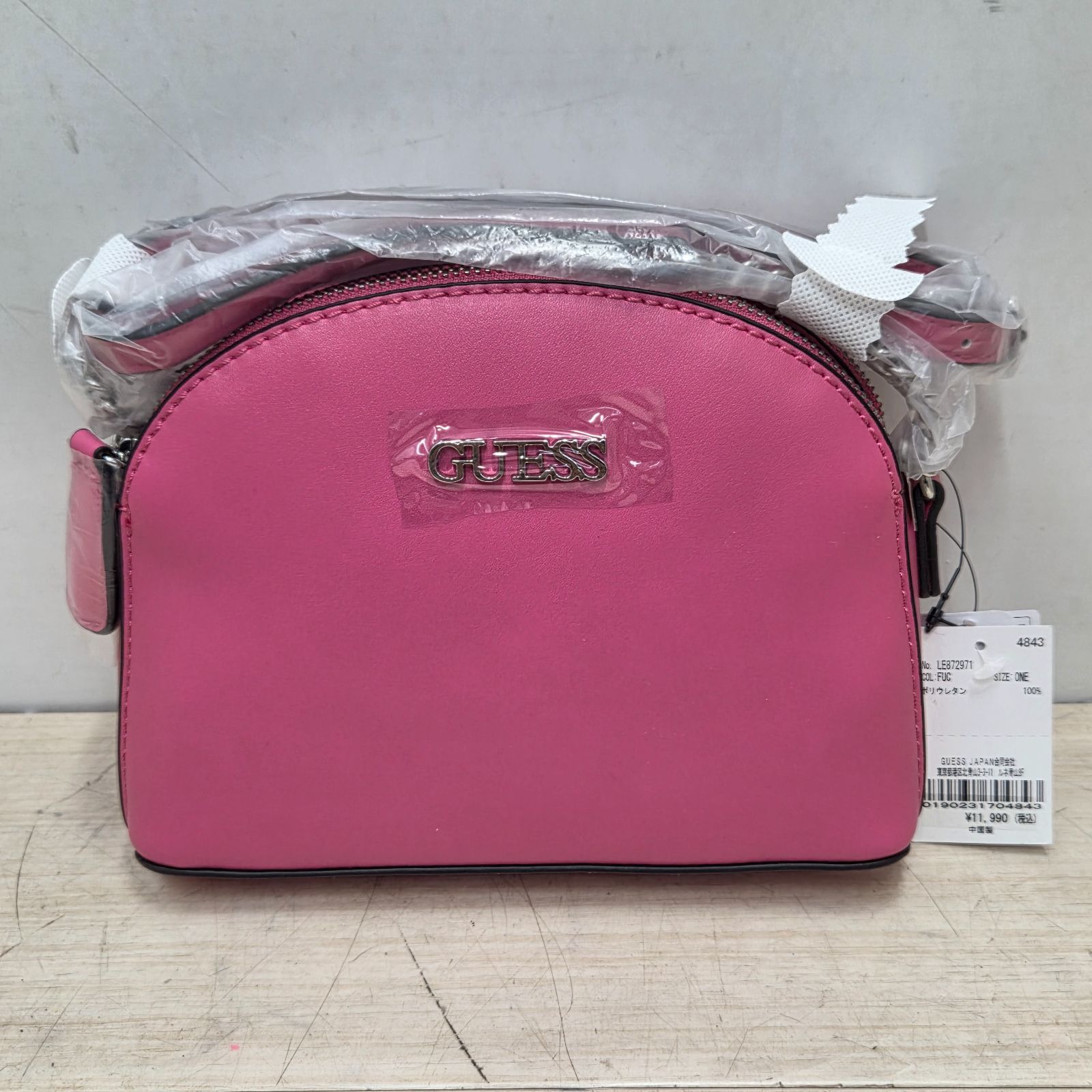 3 S02977 GUESS ゲス ショルダーバッグ ピンク 鞄 レディース 未使用 