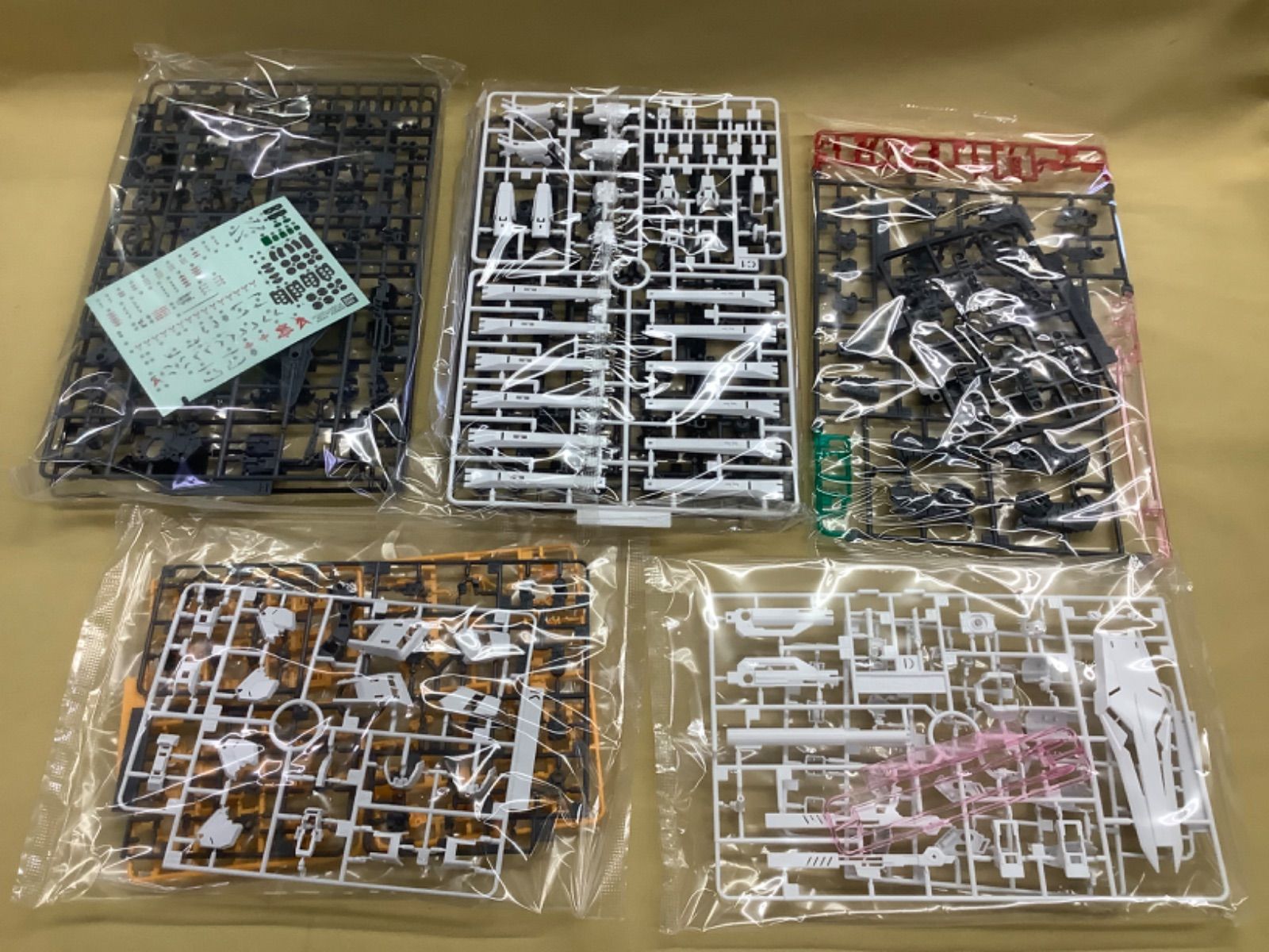 模型・プラモデル RG 1/144 νガンダム、サザビー セット