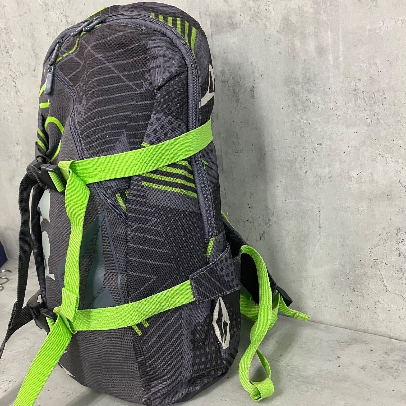 VOLCOM ボルコム リュック バックパック デイパック グレー 蛍光 