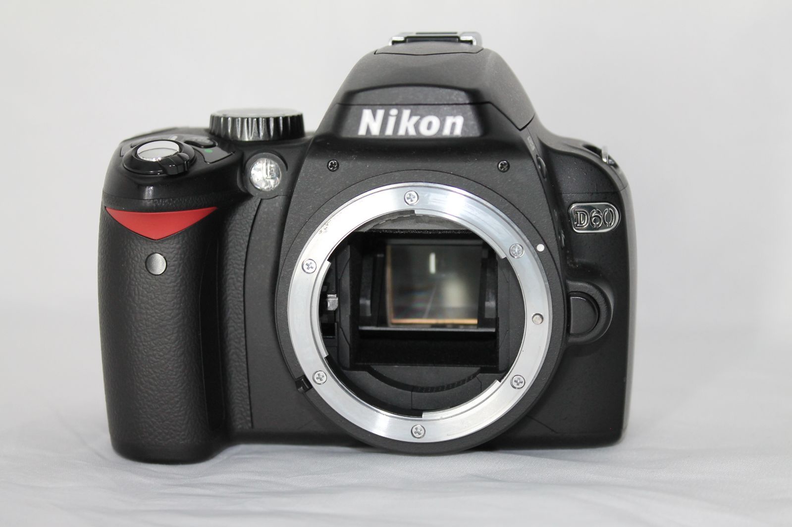初心者おすすめ❤️Nikon D60✨一眼レフカメラ✨手ぶれ補正付Wレンズ 手ぶれ補正✨ Nikon D60 一眼レフ レンズセット 充電器付 デジカメ