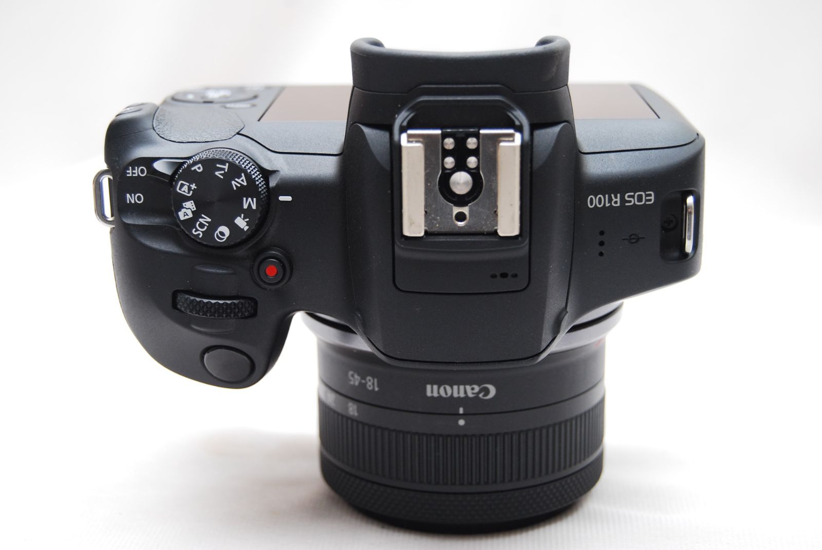 美品☆Canon キャノン EOS R100 標準ズームレンズキット(RF-S18-45mm 