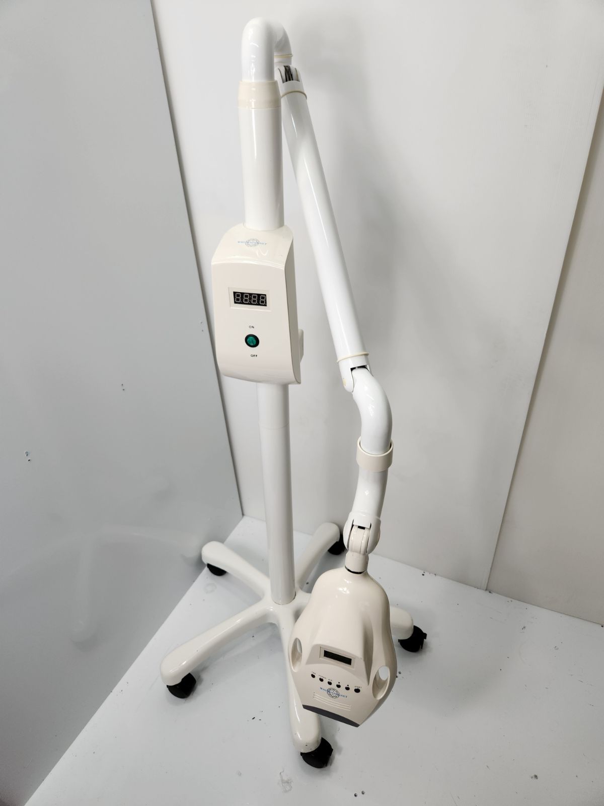 シャリオン社製 セルフホワイトニング機器 - メルカリ