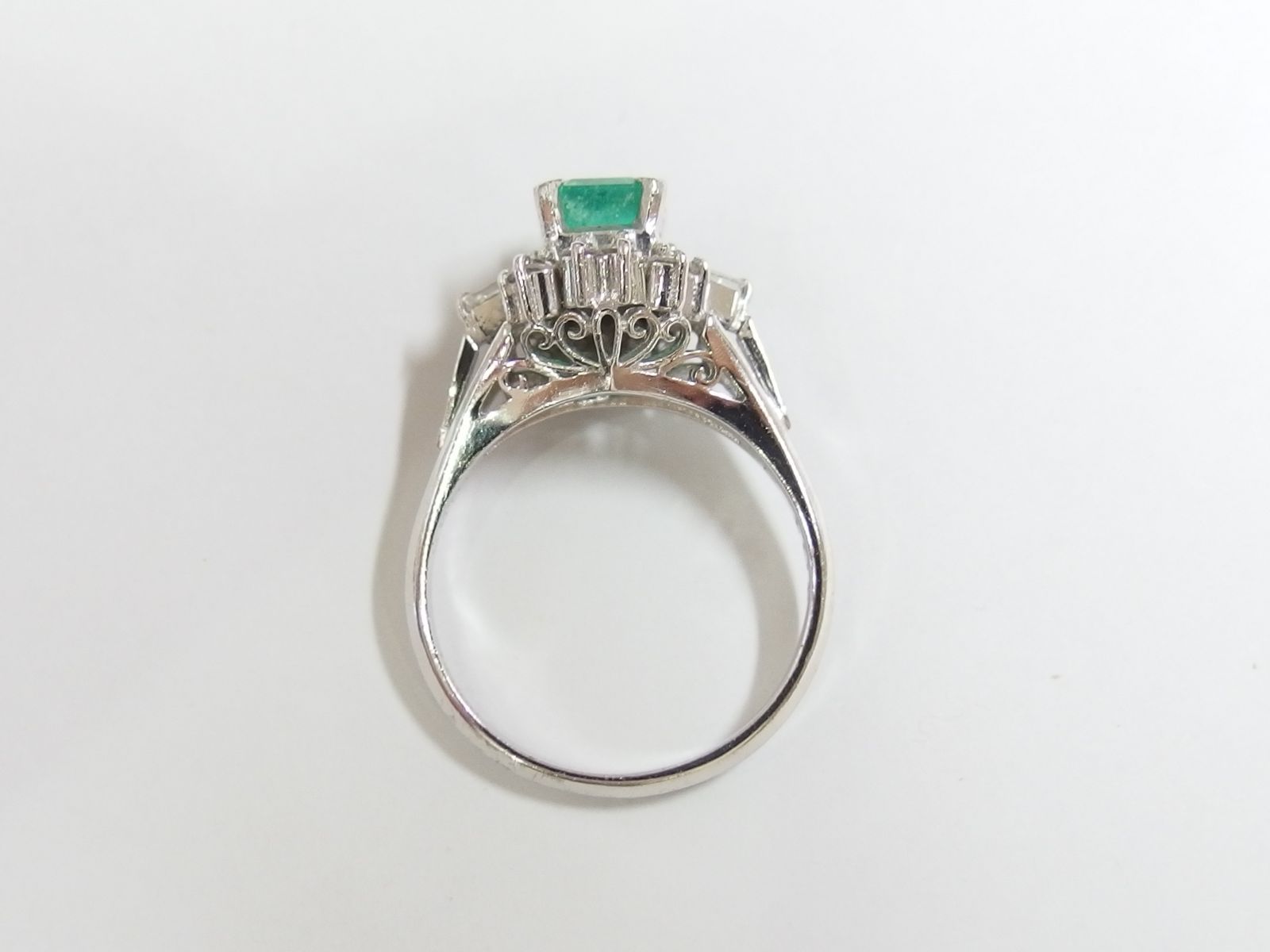 Pt900 エメラルド1.01ct ダイヤ0.35ct リング 12号 /R4469 - メルカリ