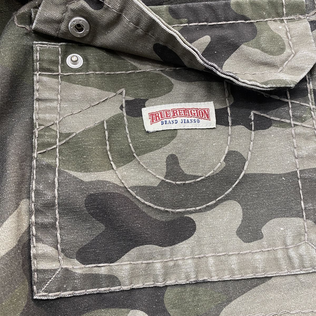 True Religion トゥルーレリジョン Camo BigT Cargo Shorts 迷彩