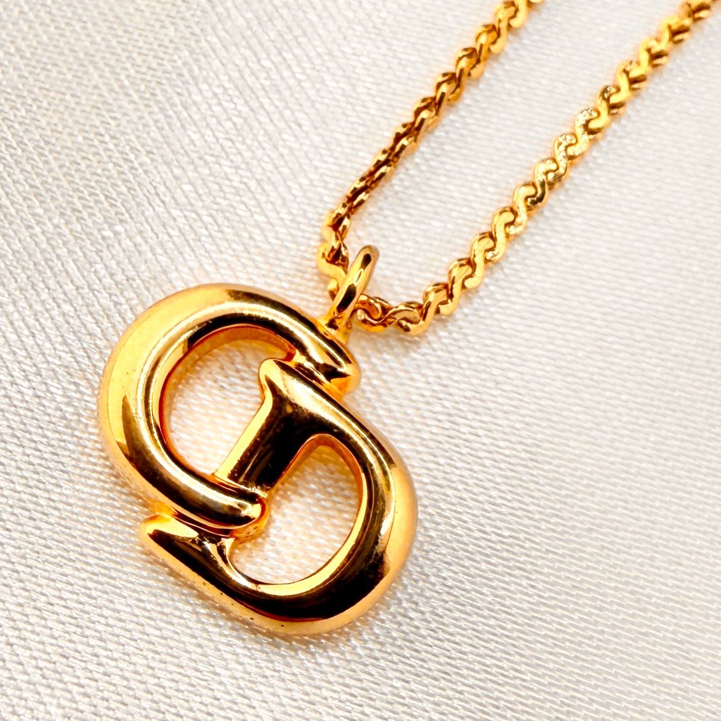 美品 クリスチャンディオール ネックレス CDロゴ GP ゴールド 美品 クリスチャンディオール ネックレス CDロゴ GP ゴールド