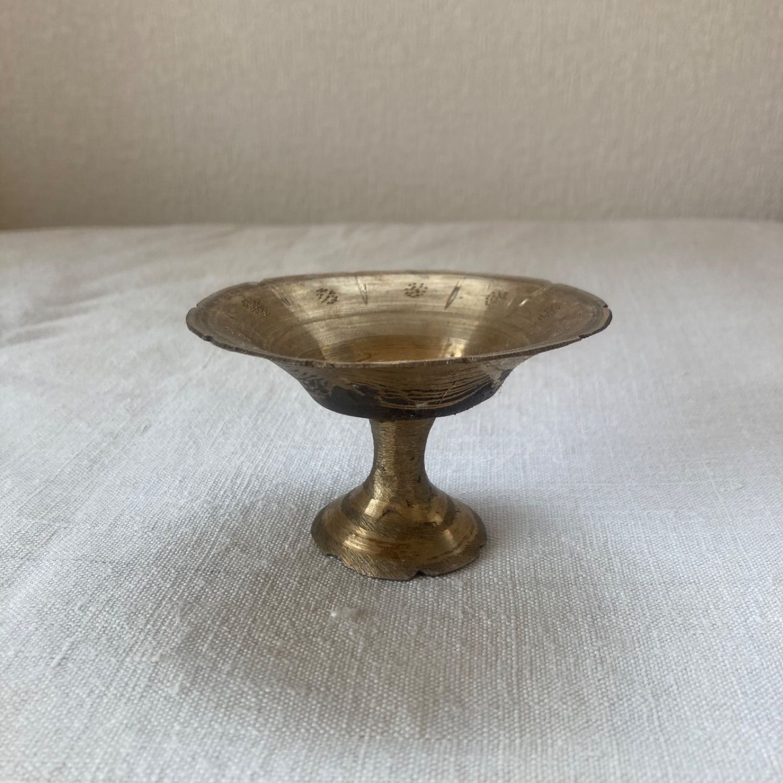 インド 真鍮 脚付皿 祭器 高杯 脚付盤 骨董 古道具古物 金属工芸 