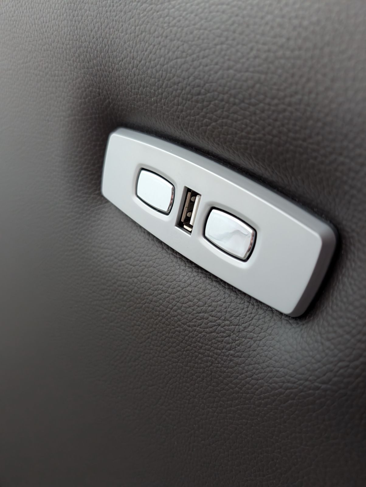 電動リクライニングソファ Nストラス