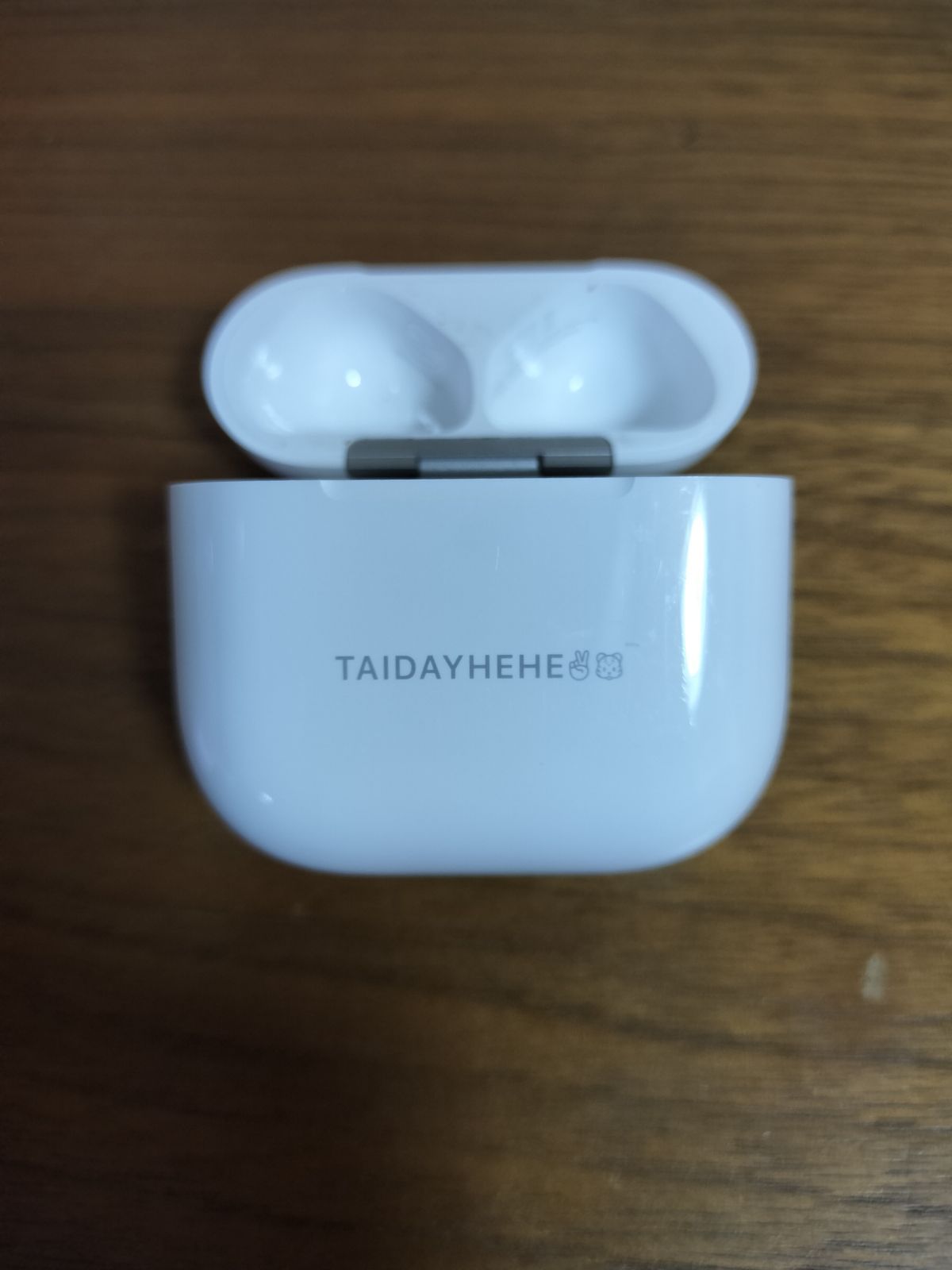 正規品）Apple AirPods 第4世代 充電ケースのみ ノイキャン有り 刻印