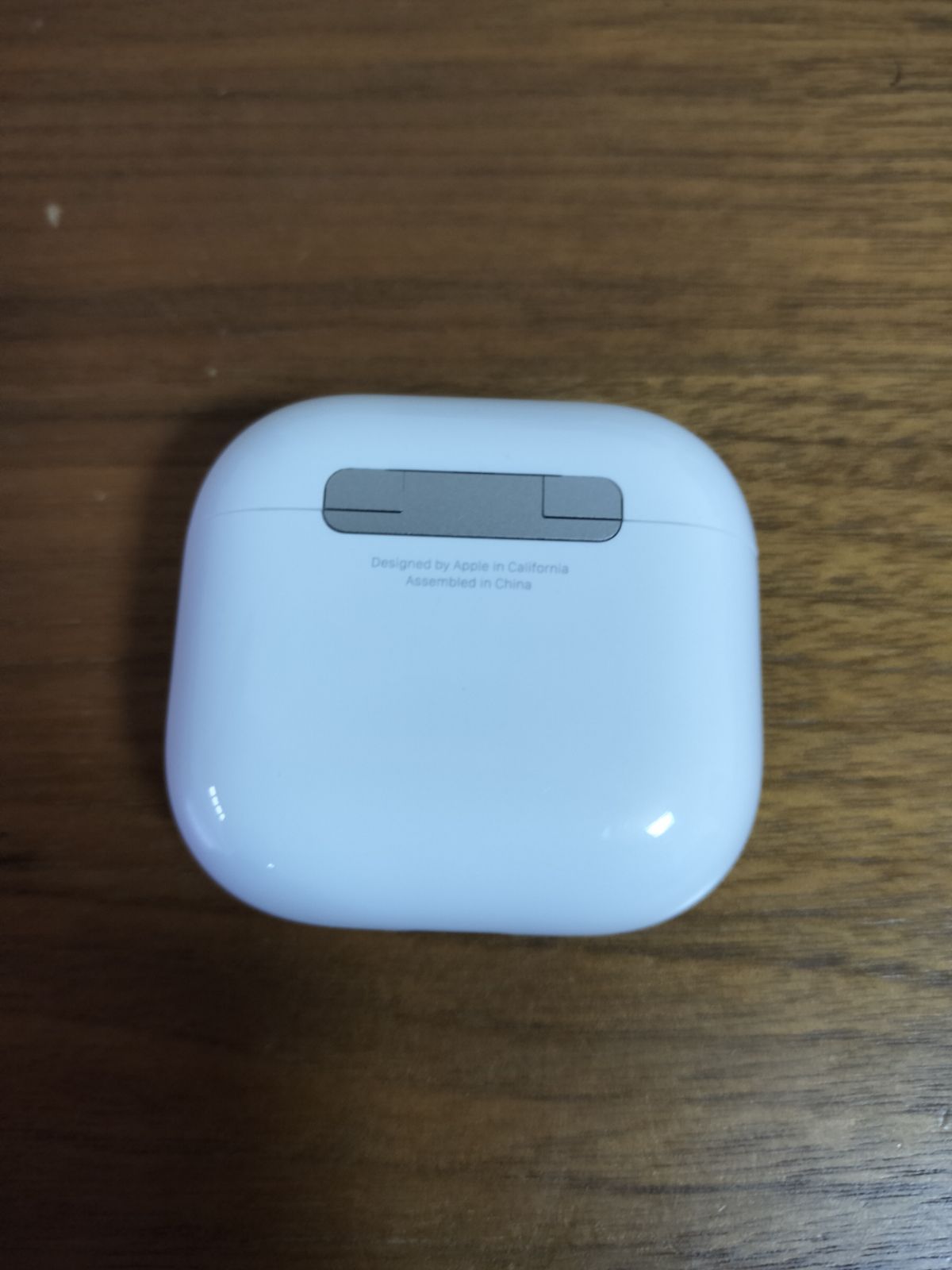 正規品）Apple AirPods 第4世代 充電ケースのみ ノイキャン有り 刻印