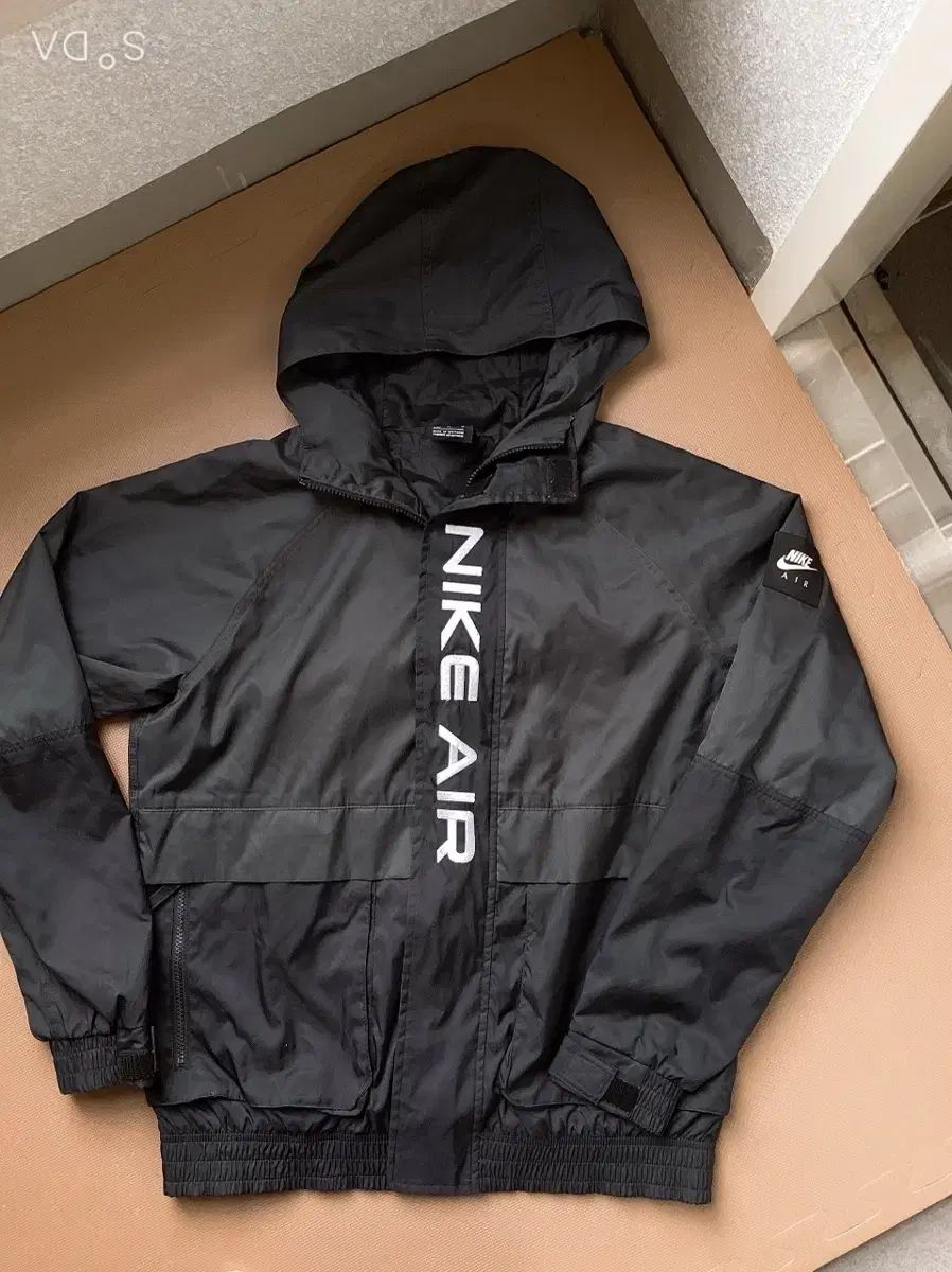 高品質，大人気 Nike(ナイキ） エアー air ウィンドブレーカー