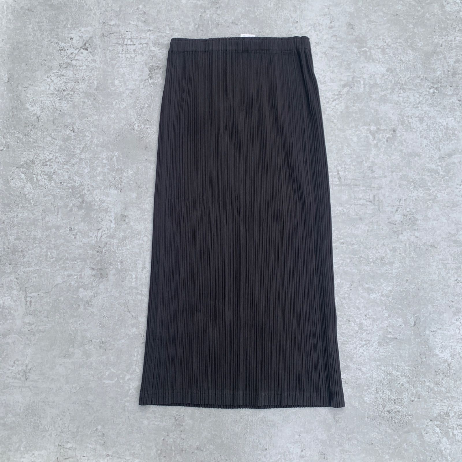 PLEATS PLEASE ISSEY MIYAKE スリット入りプリーツスカート PLEATS PLEASE ISSEY MIYAKE スリット入りプリーツスカート
