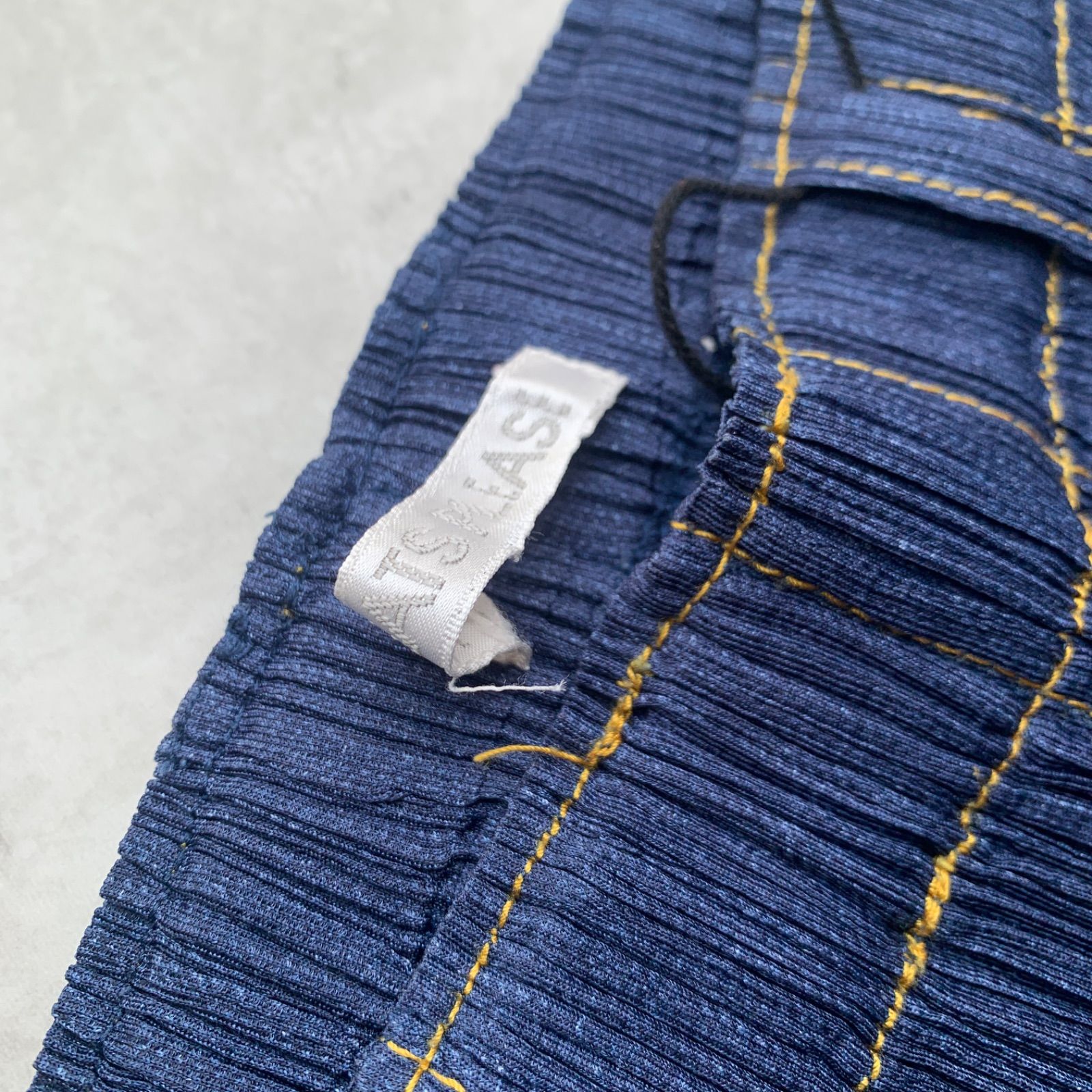 PLEATS PLEASE ISSEY MIYAKE プリーツプリーズ デニムライクプリーツ
