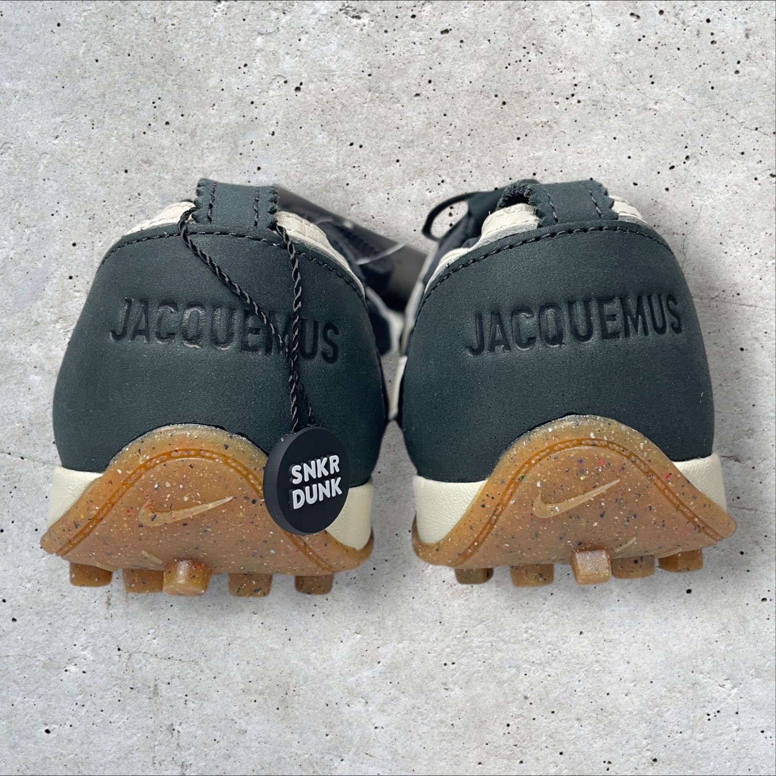 定価:25850円 Jacquemus × Nike Women