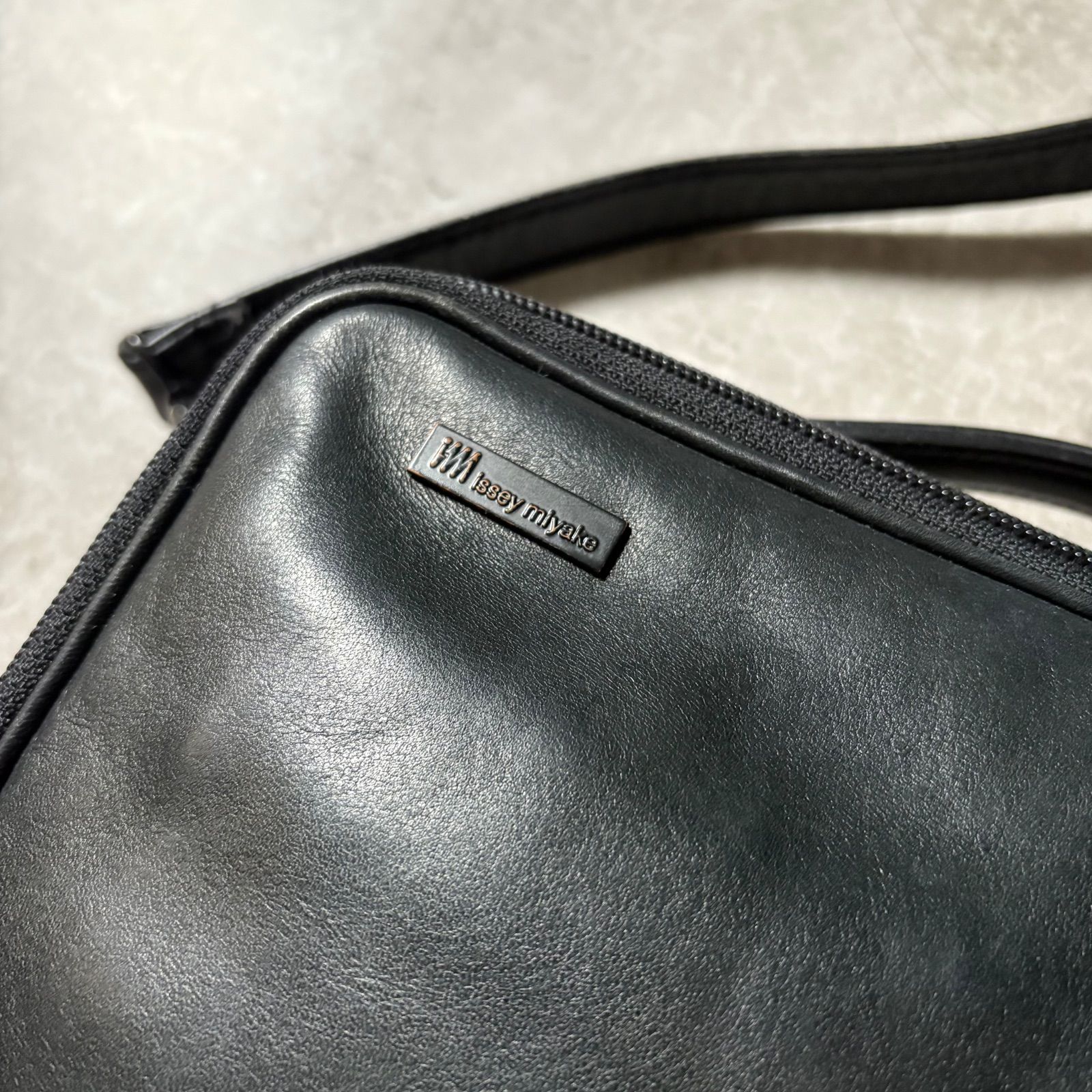 1980s “Issey Miyake” Leather Shoulder Bag - メルカリ