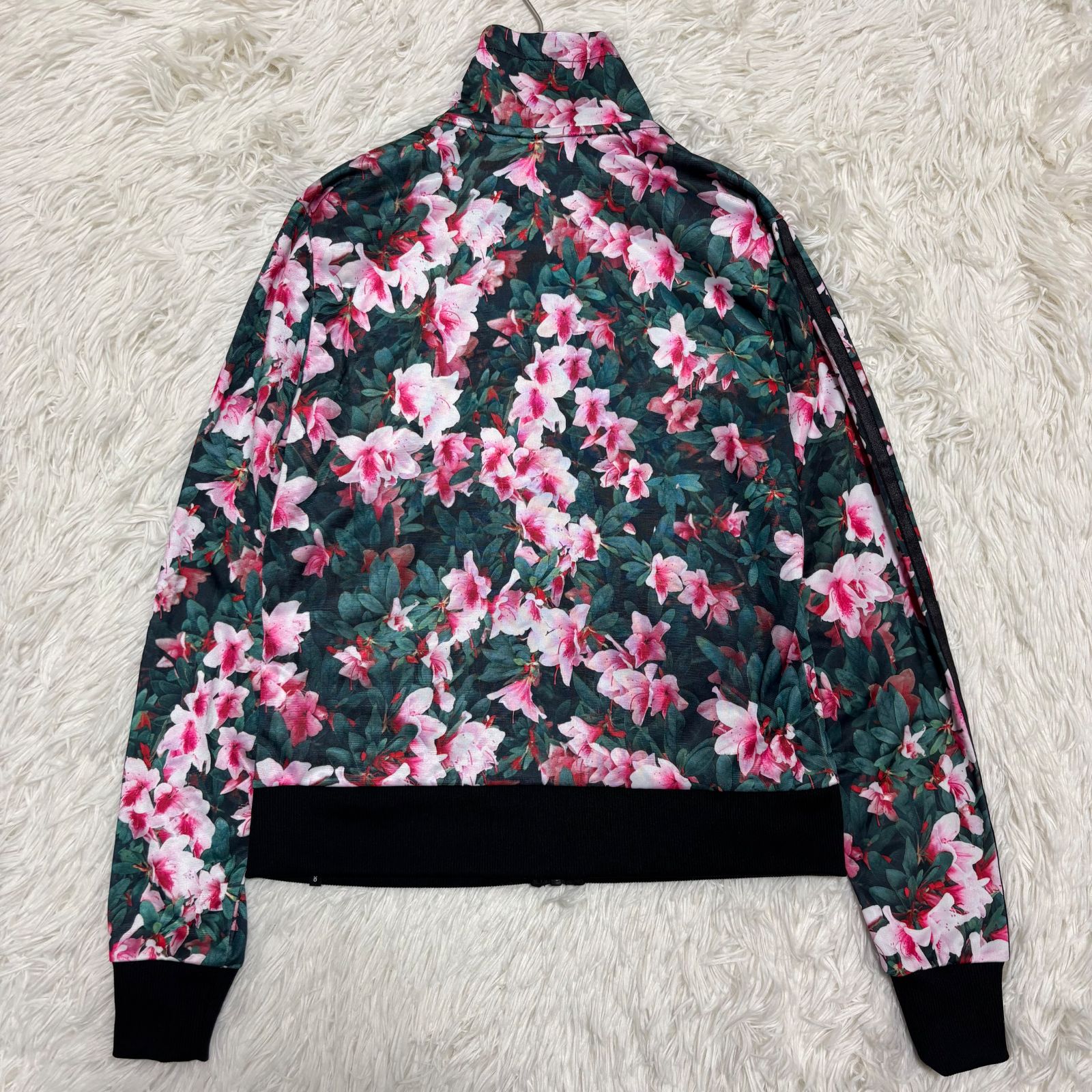 ★超メルカリ市★アディダス ランニングウェア 花柄 上下セット レディース L アディダス adidas neo 花柄 レディース ジャージ M - メルカリ
