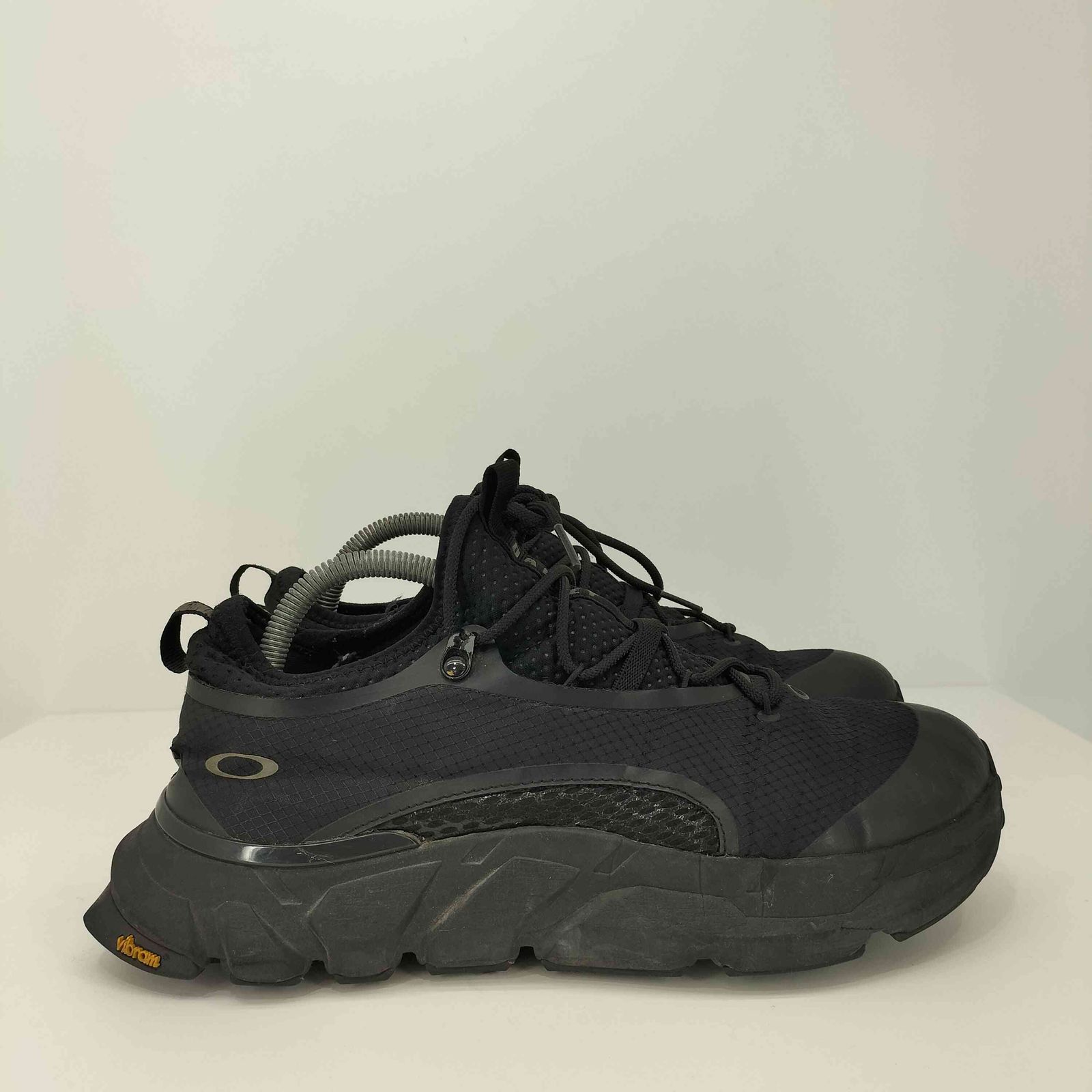 オークリー OAKLEY LIGHT SHIELD vibramソール ウォーキング 