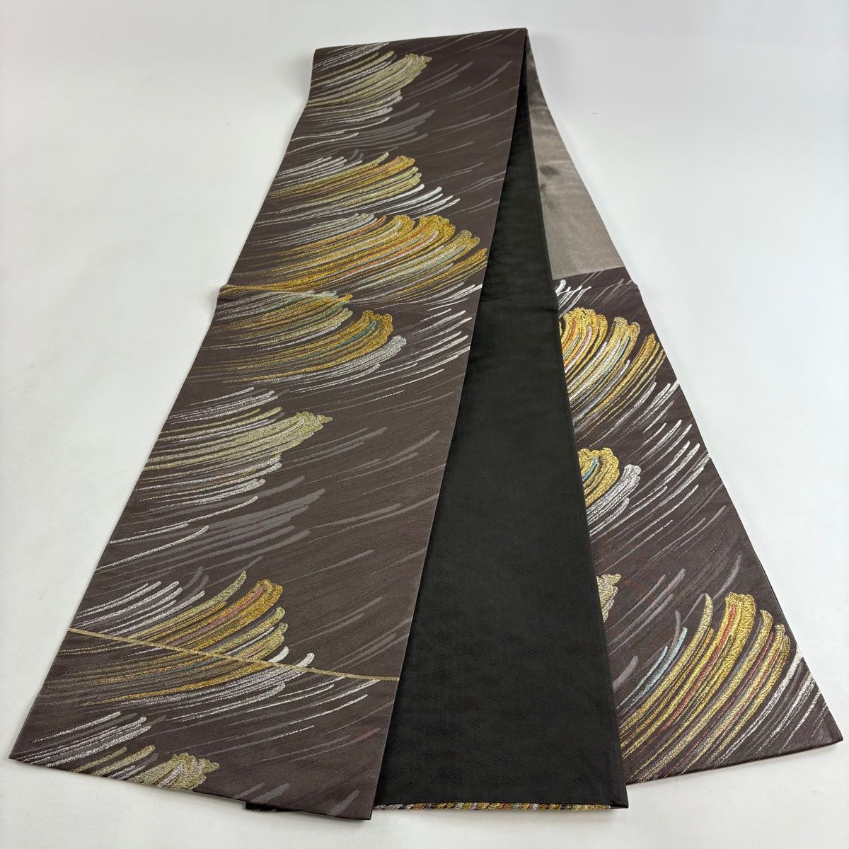 袋帯 秀品 幾何学模様 金銀糸 茶色 六通 正絹 【中古】 - メルカリ 袋帯 秀品 幾何学模様 金銀糸 茶色 六通 正絹 【中古】 - メルカリ