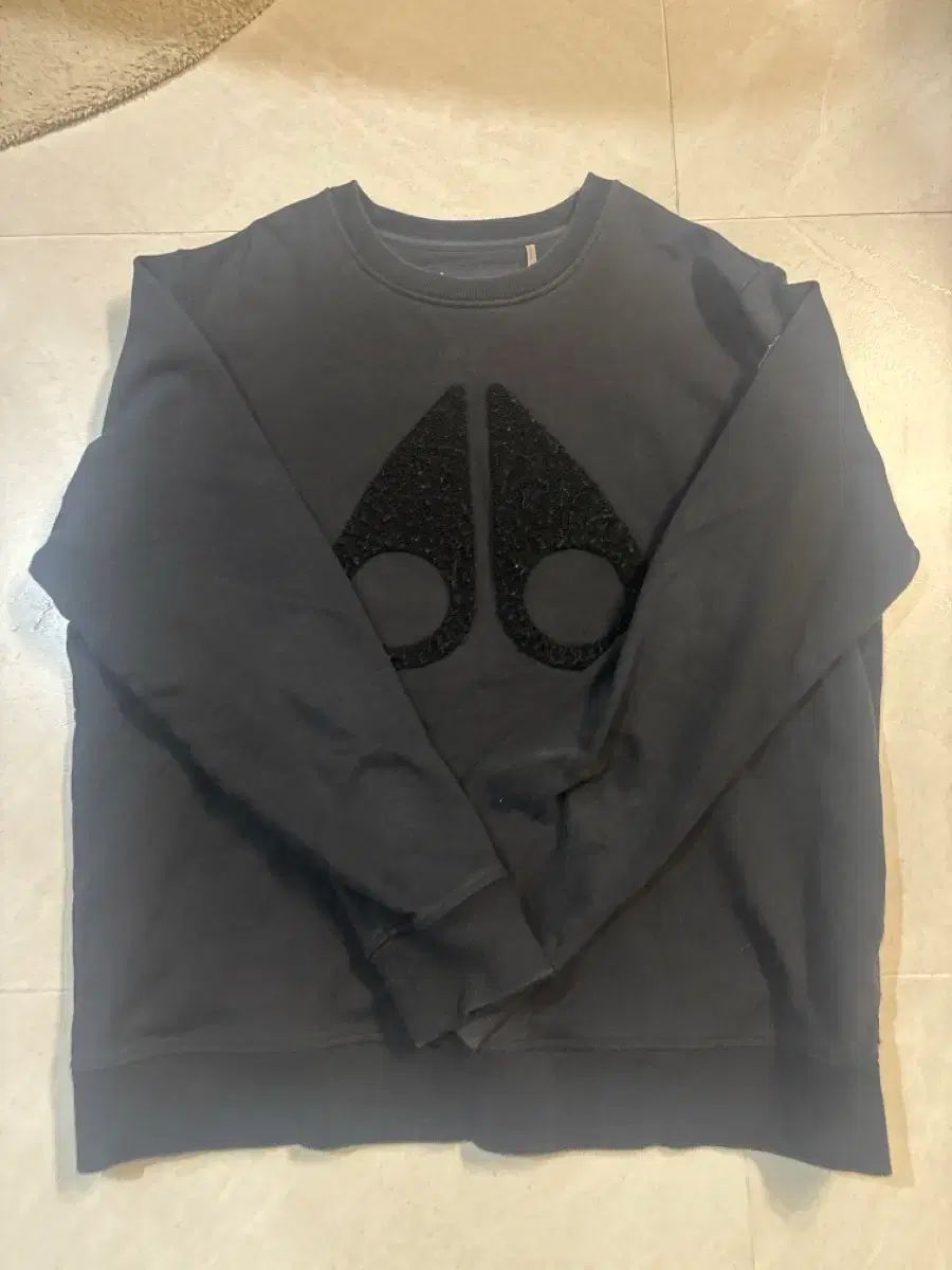 MOOSE KNUCKLES ムースナックルズ ブラック ロゴ スウェット MOOSE KNUCKLES ムースナックルズ ブラック ロゴ スウェット