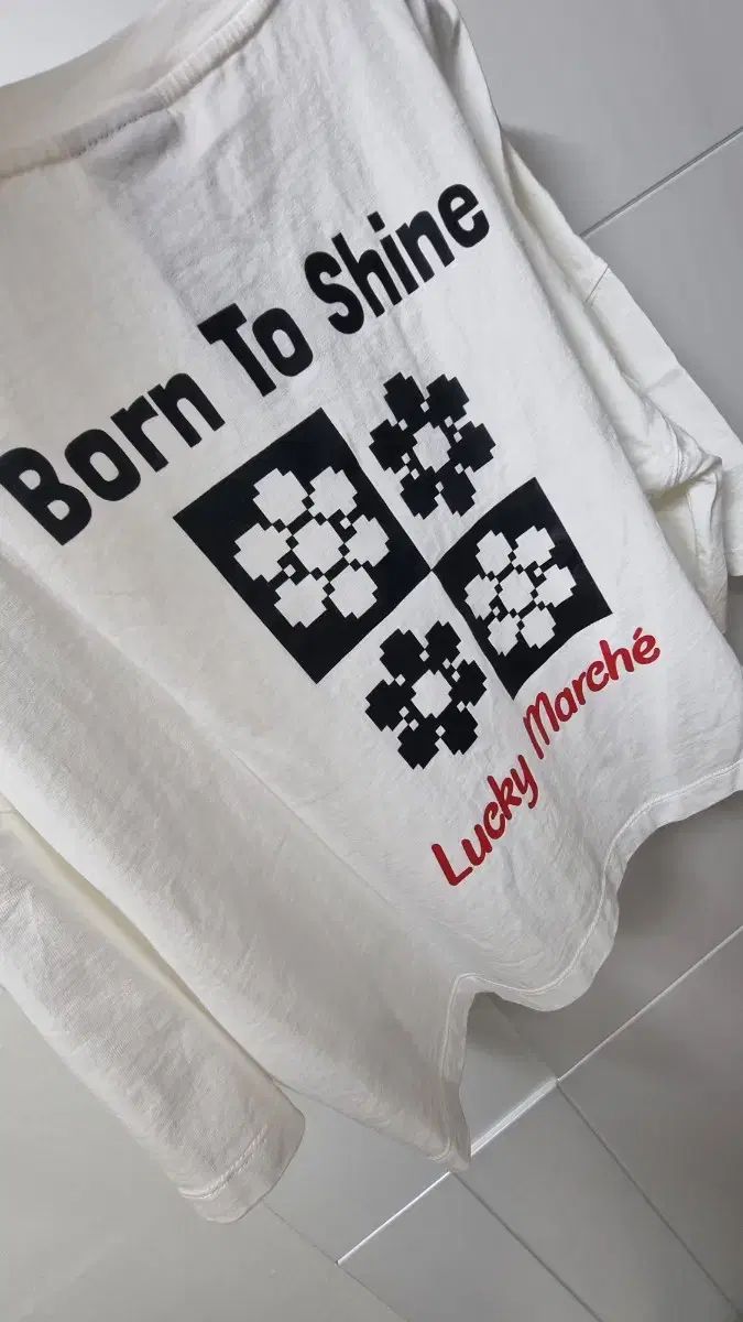 ラッキー CHIMI(チーマ) 花刺繍 ショート 半袖Tシャツ - メルカリ