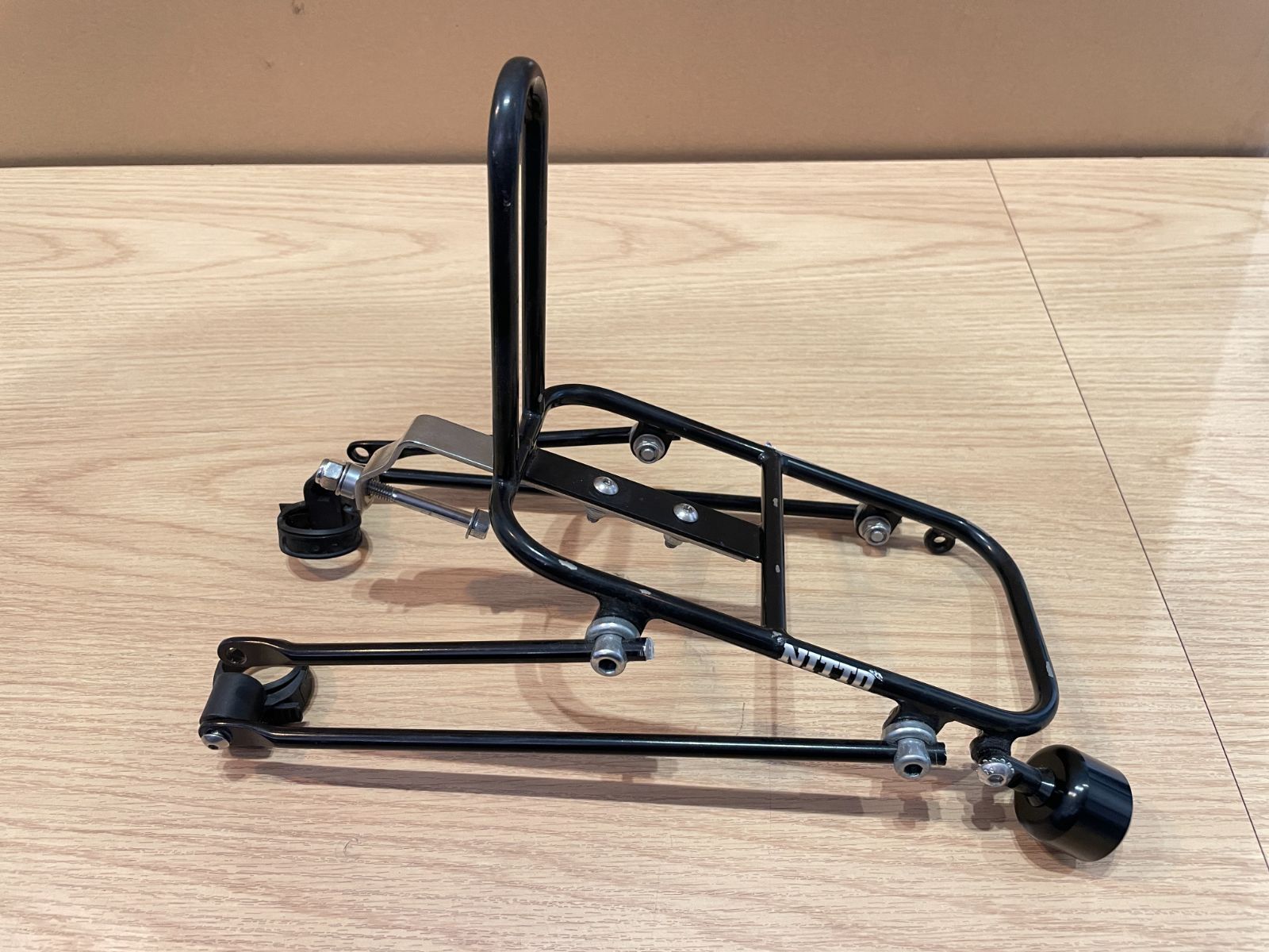 P4037 ■USED■NITTO ニットー M-1B FRONT RACK 前キャリア フロントラック おまけ(テールライト) ロードバイク 自転車 パーツ アクセサリー