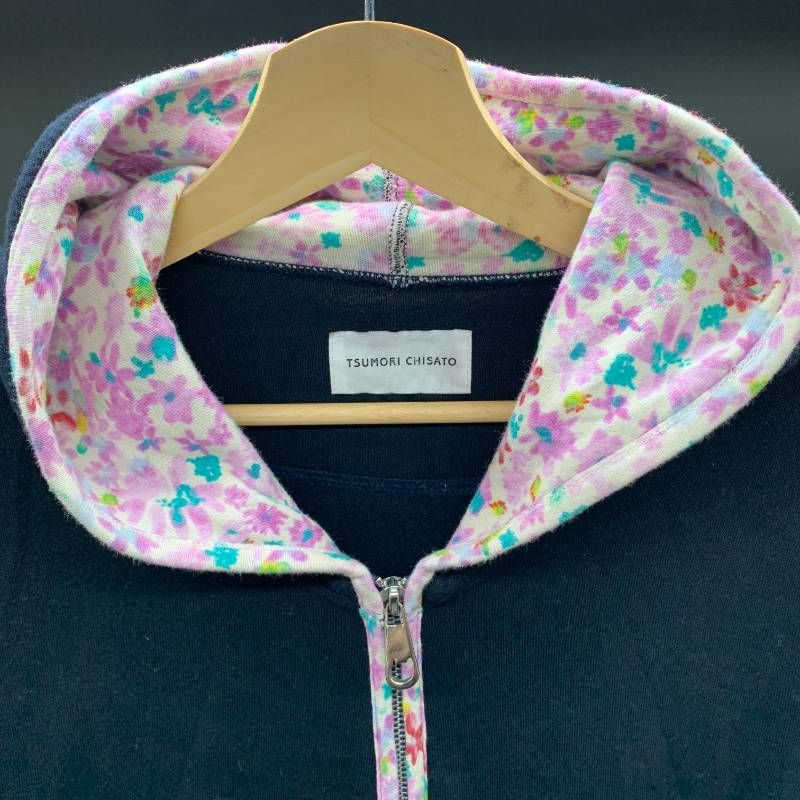 ツモリチサト（TSUMORI CHISATO）花柄がデザイン ネイビー ジップ 