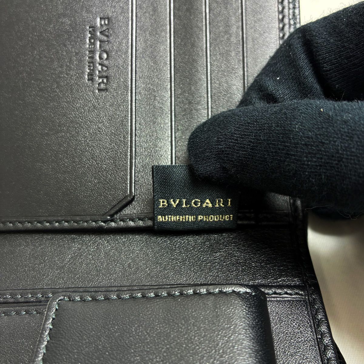 中古】 ブルガリ 二つ折り財布 財布 オクト ブラック レザー メンズ