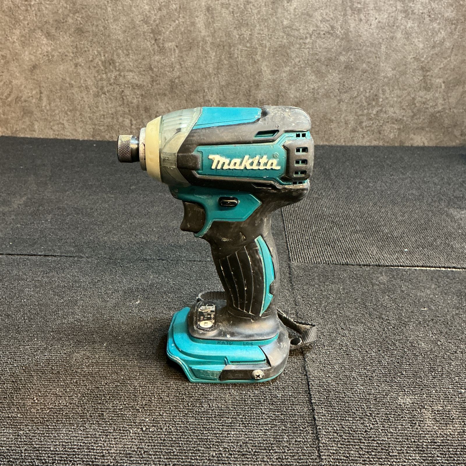 中古】マキタ(makita) 14.4V充電式インパクトドライバ TD136DZ 【越谷