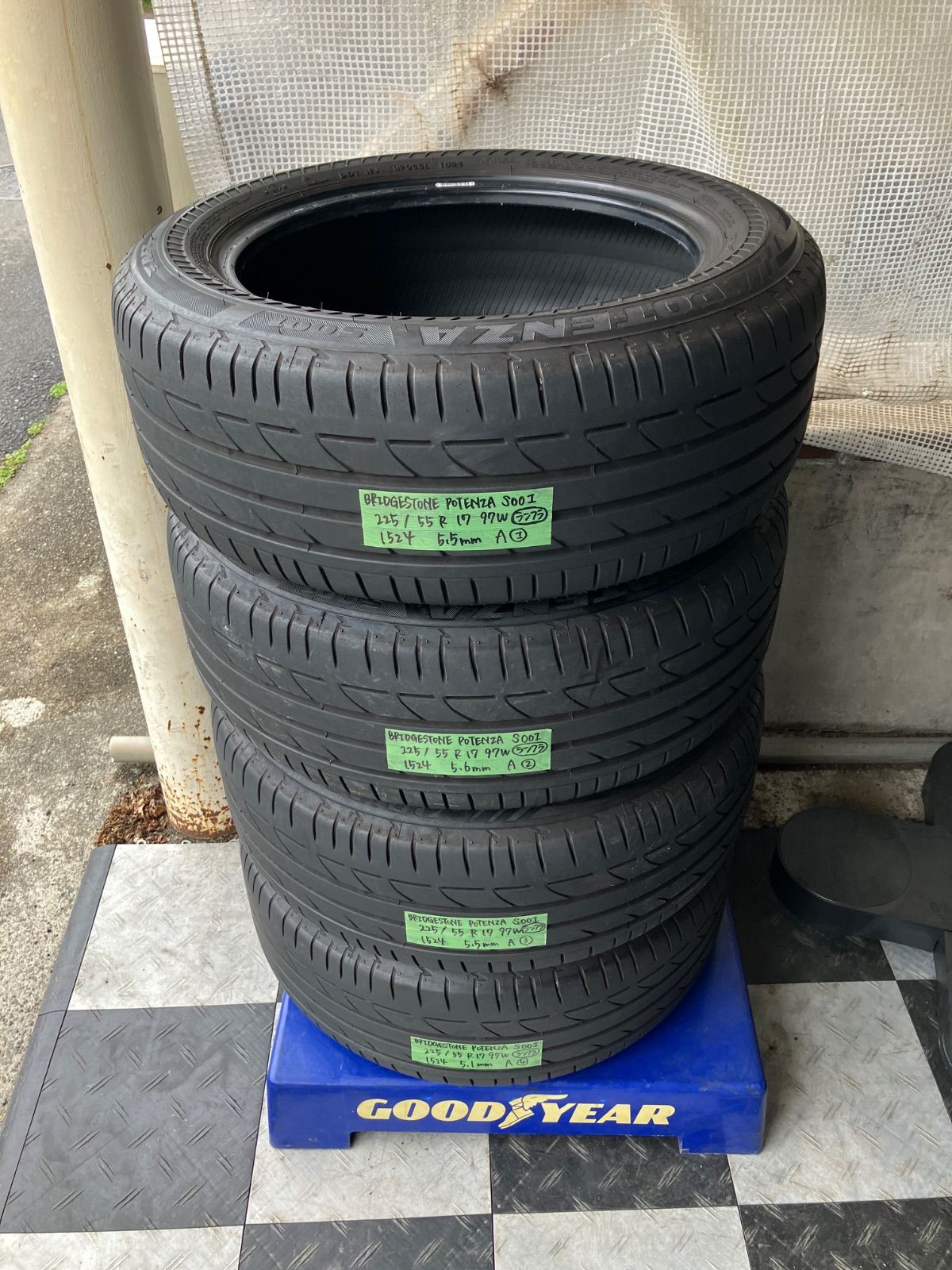【送料無料】ブリヂストン　ポテンザ　S001 225/50R17 中古2本 値下げ！[送料込み] [傷あり] 225/55R17 97W 2024年製 BRIDGESTONE