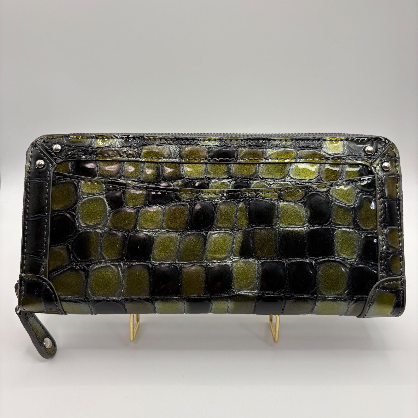 美品】COCCO FIORE コッコフィオーレ ラウンドファスナー 長財布 美品】COCCO FIORE コッコフィオーレ ラウンドファスナー 長財布