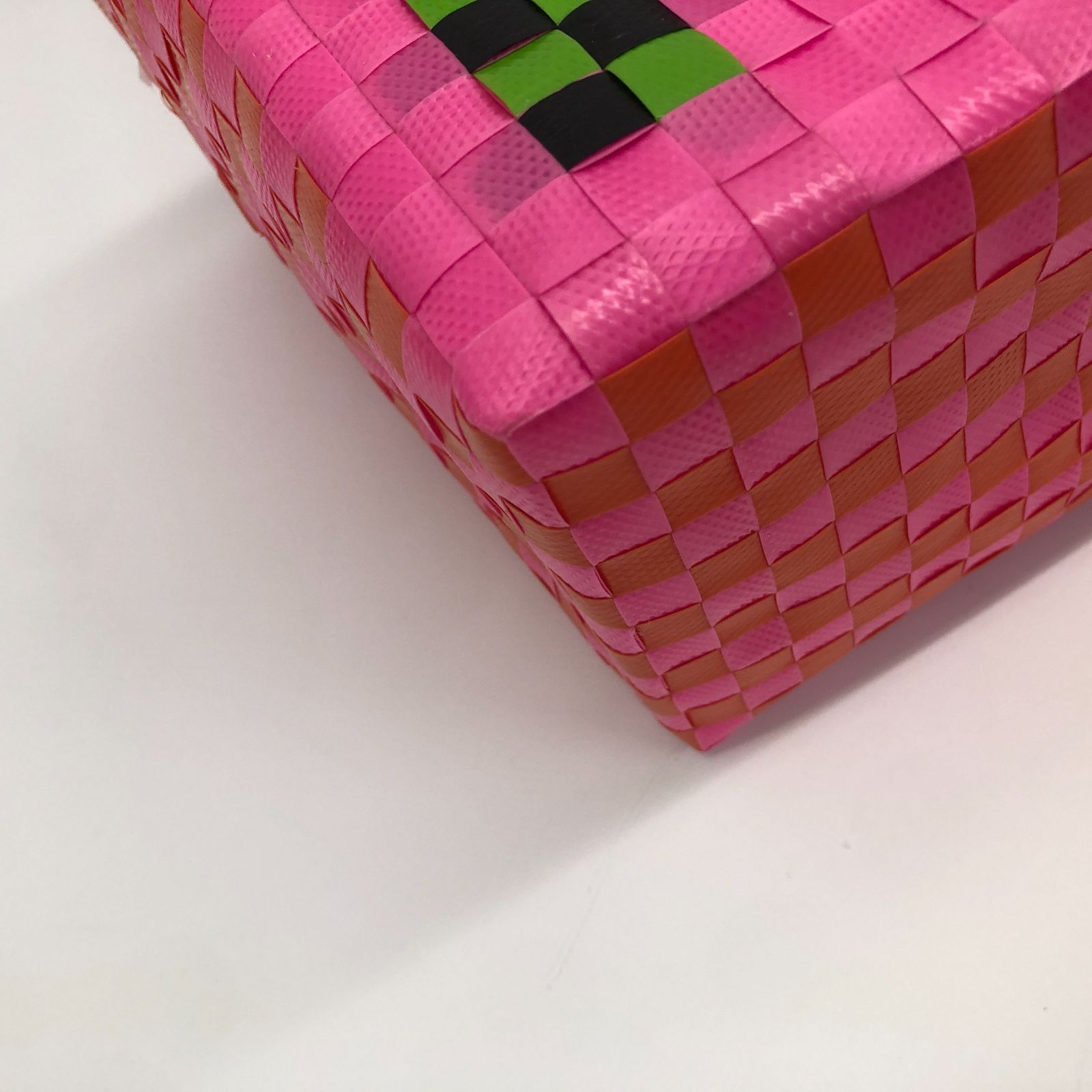 ほぼ未使用⭐︎MARNI ビビッドカラーかごバッグ MARNI マルニ バッグ カゴバッグ ハンドバッグ ピンク Mバスケット