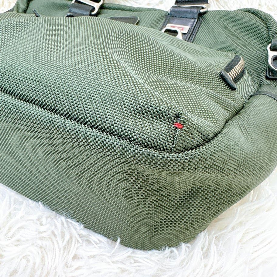 【美品】TUMI カーキ ボストン エバレットエッセンシャルトート グリーン 極美品】TUMI トゥミ ALPHA BRAVO Everett Essential Tote アルファ