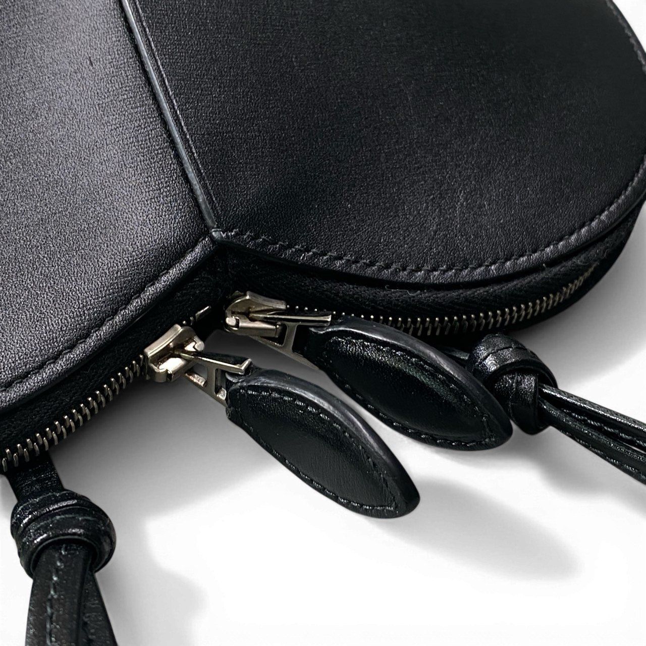 c23 【美品】ALAIA アライア ハート ル クールショルダーバッグ 