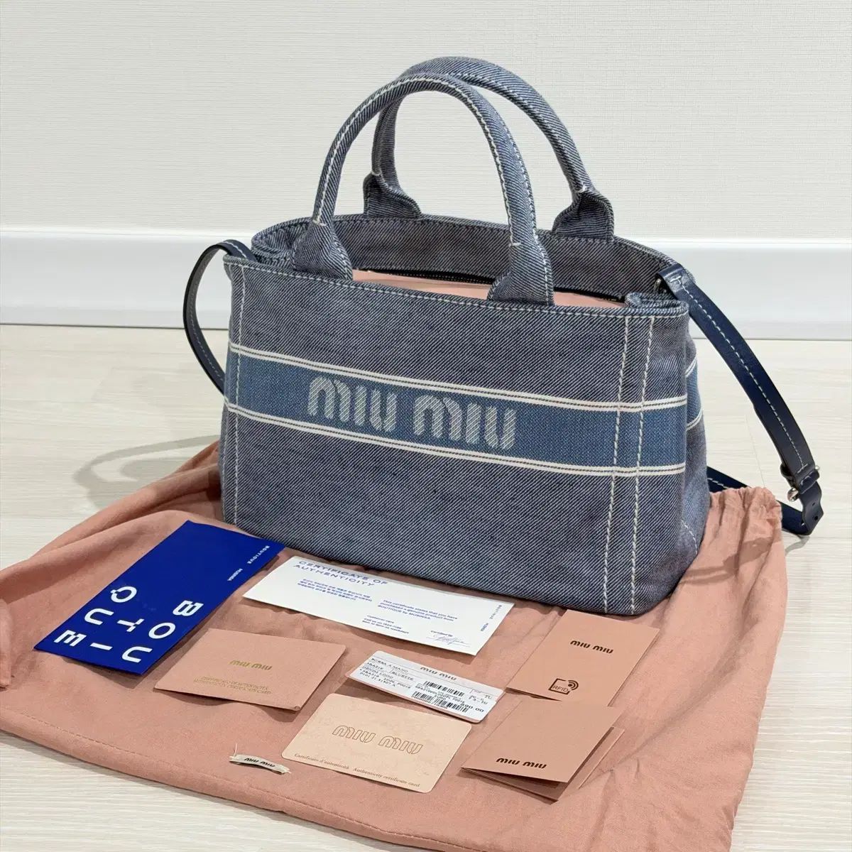 MIU MIU ミュウミュウ ジャカード ロゴ デニム トートバッグ - ブルー 
