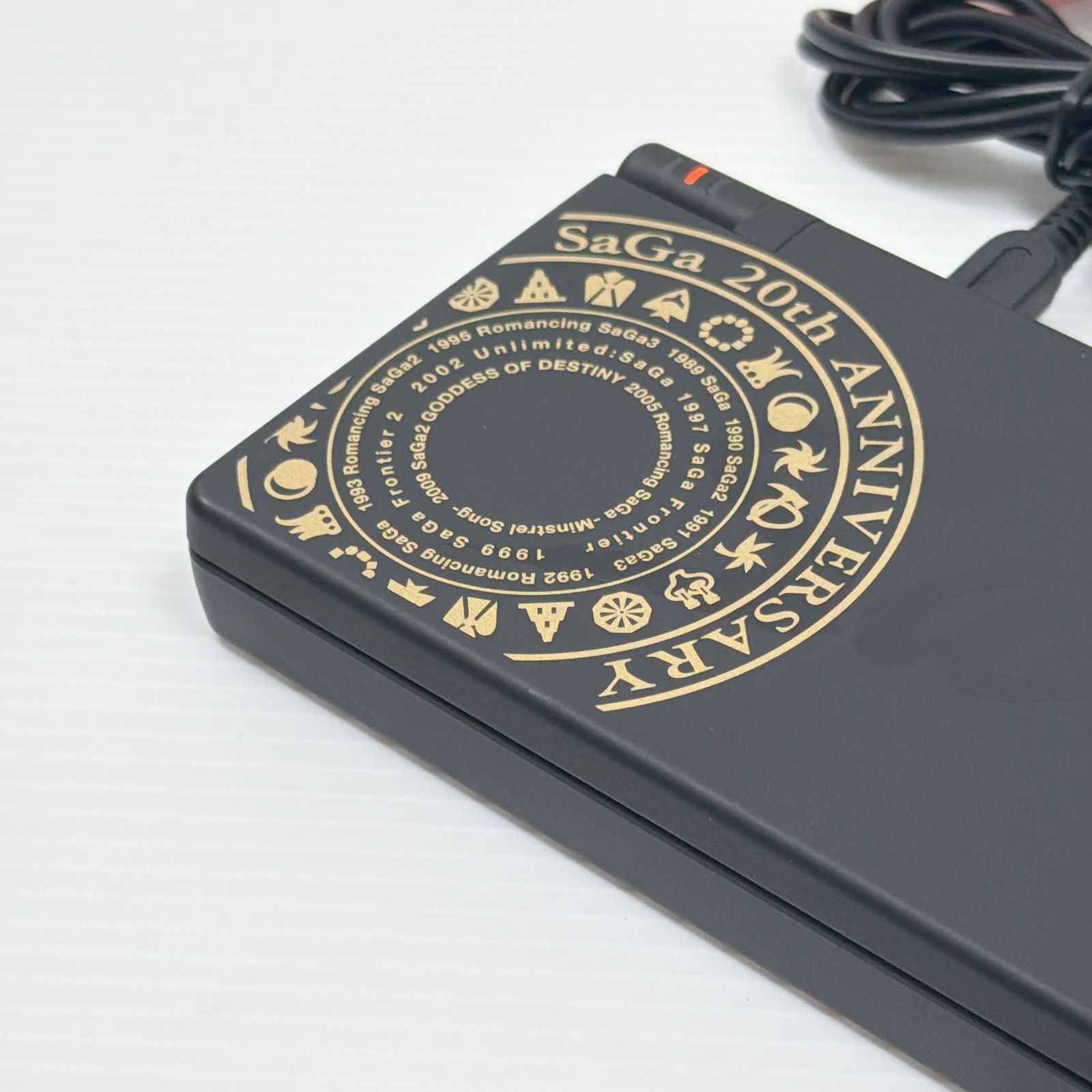 美品 ニンテンドー DSi サガ 秘宝伝説 SAGA 20周年記念限定 遊べる 