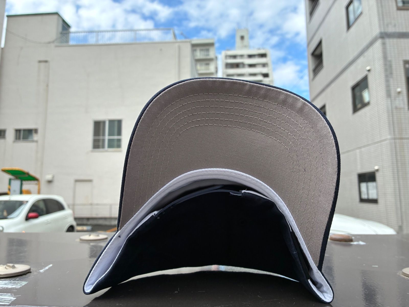 KEEP OUT FAKE LOVE WORLD FAMOUS NY SNAPBACK CAP【NAVY】 ¥9900+送料