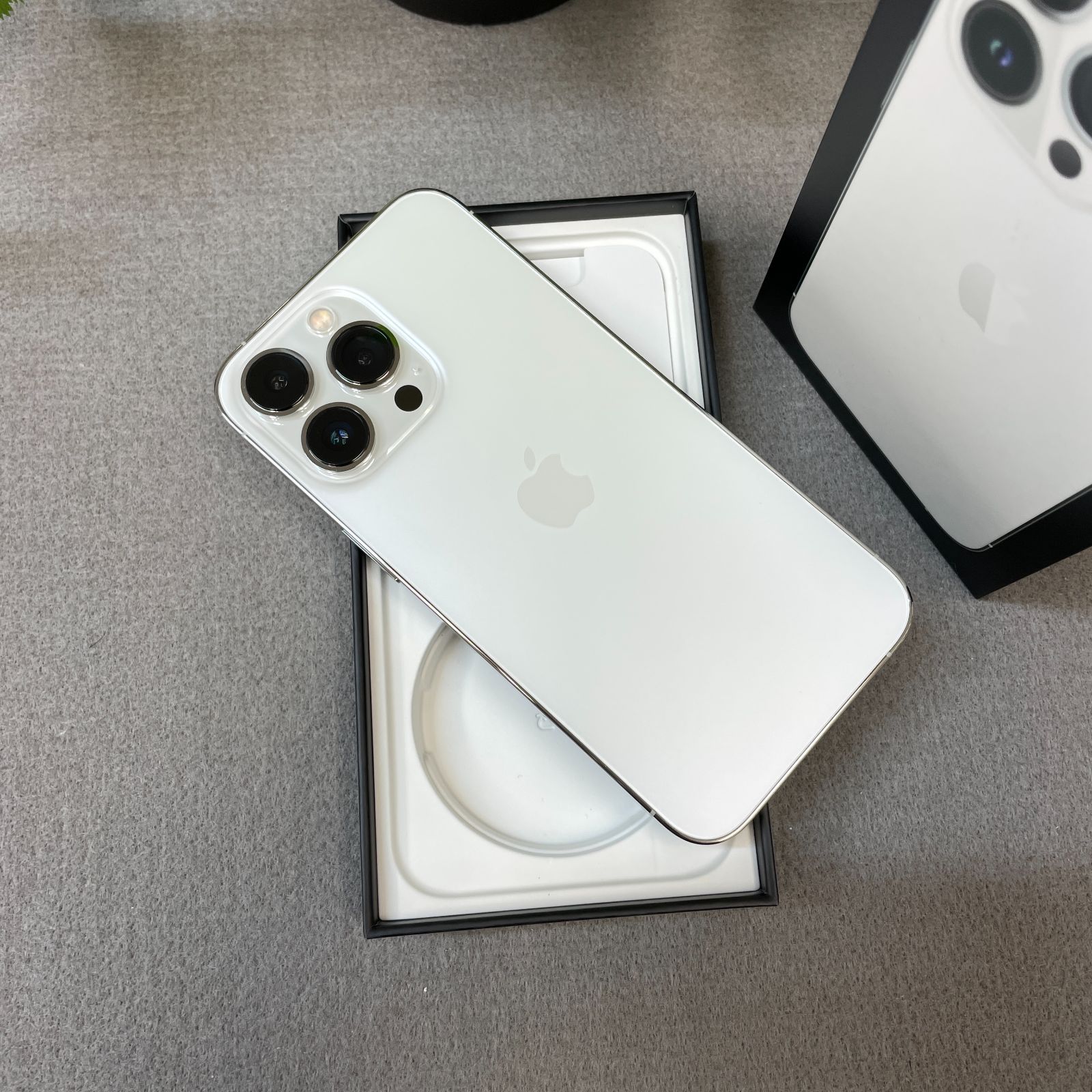 iPhone13 Pro 256GB シルバー SIMフリー Aランク - メルカリ