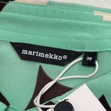 新品 未使用 タグ付き marimekko マリメッコ ウニッコ柄シルクシャツ