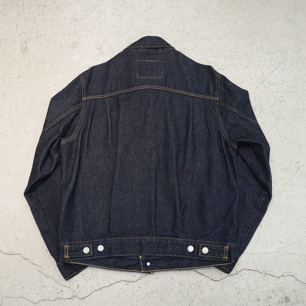 美品 LEVI