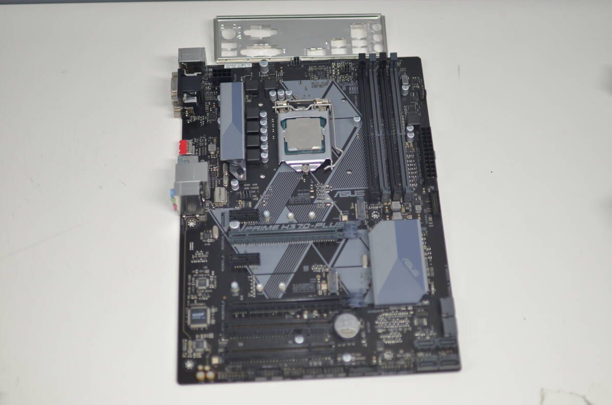 ジャンク i7 8700K h370 マザーボード CPU core 簡易確認ジャンク品