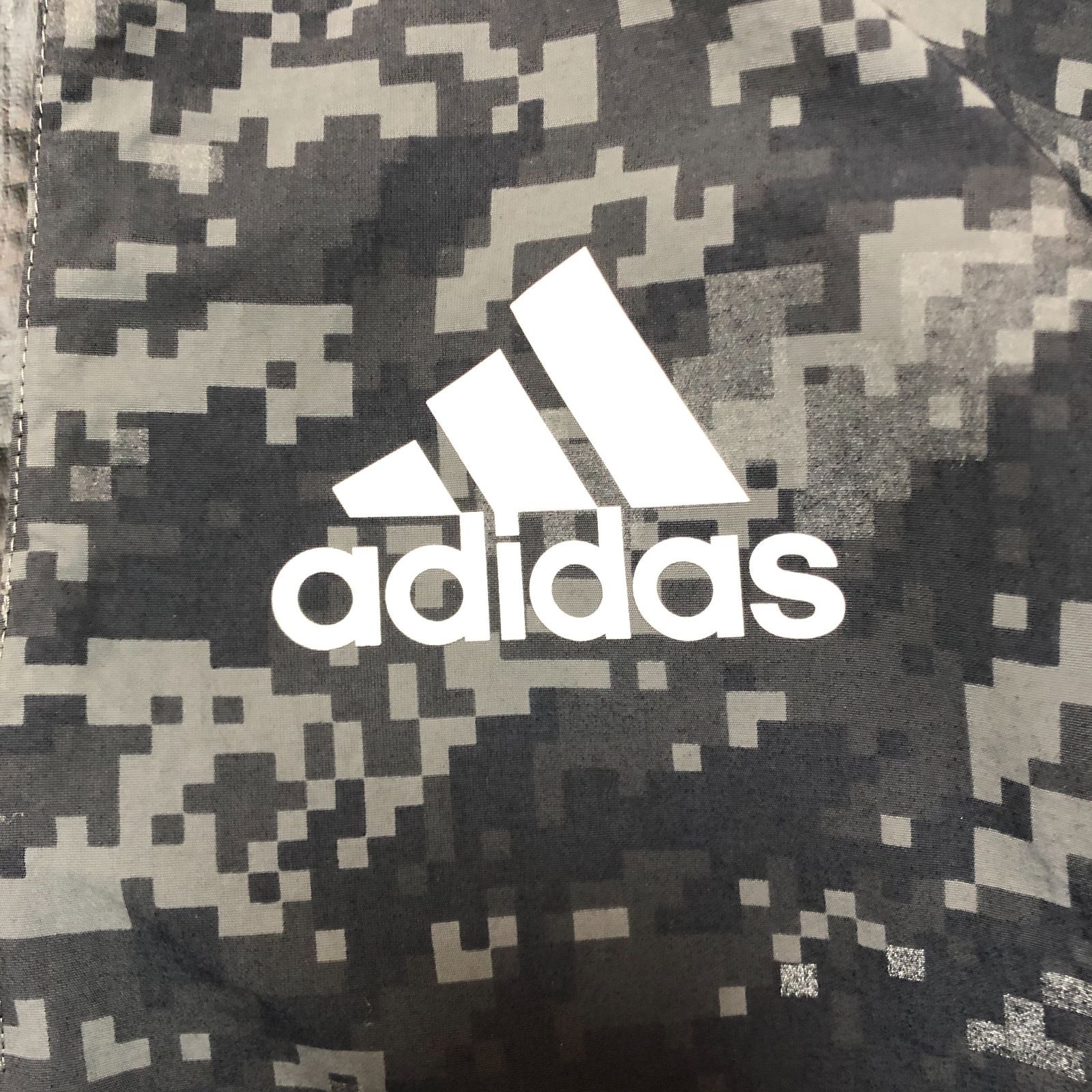 adidas ナイロンジャケット／ 迷彩 フード ジップ 黒系 メンズ Mサイズ 