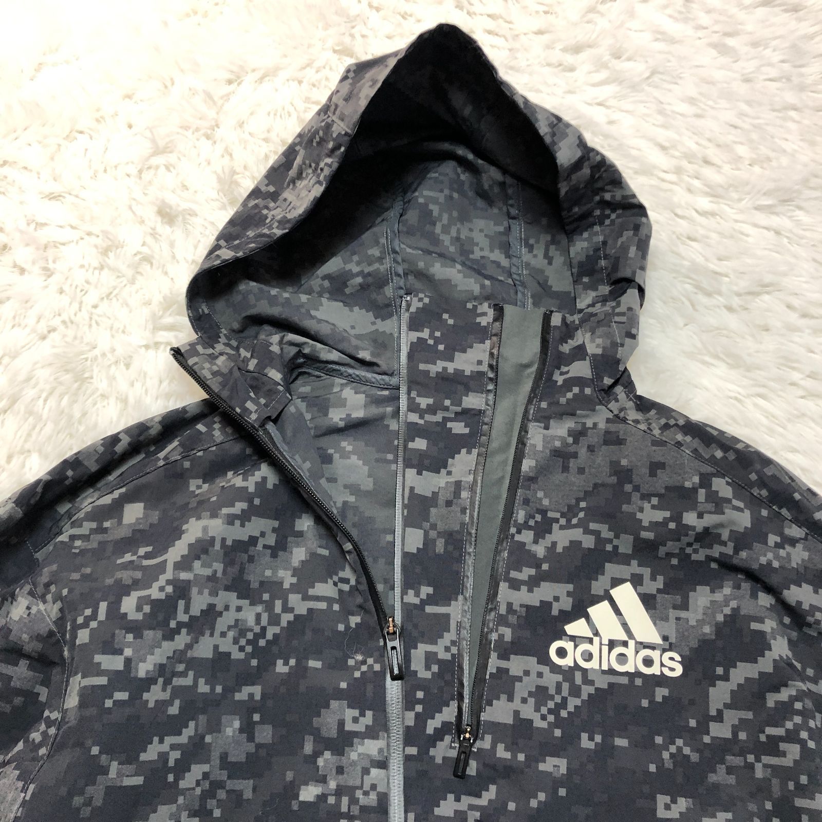 adidas ナイロンジャケット／ 迷彩 フード ジップ 黒系 メンズ Mサイズ 