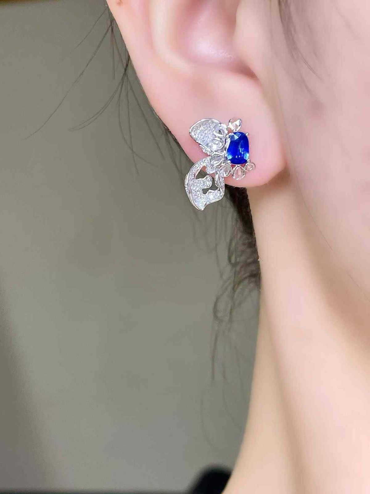 高品質1.00ct スリランカ産ロイヤルブルーサファイアピアス - メルカリ