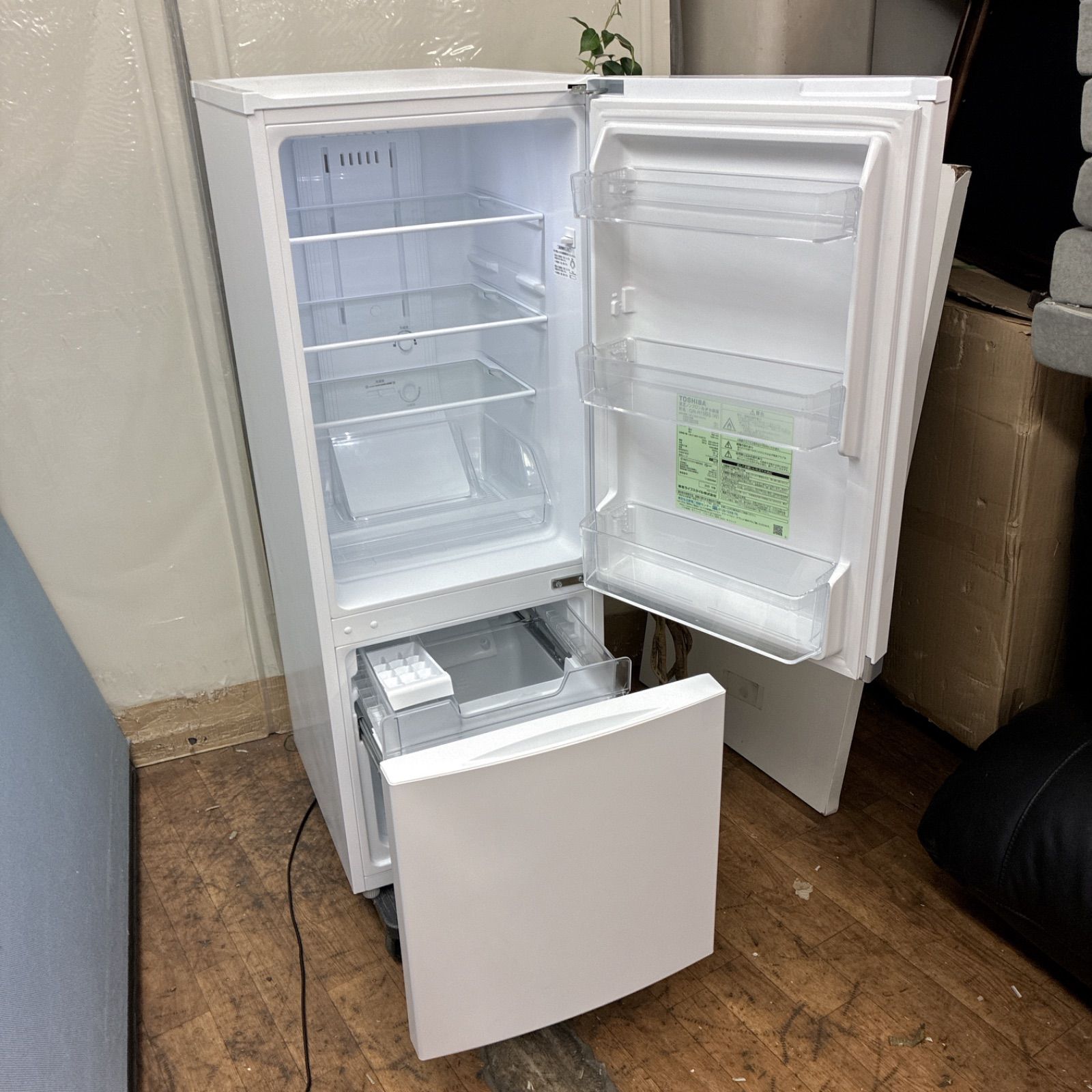 S145 ⭐ TOSHIBA ❘ 東芝 2ドア冷蔵庫 (153L・右開き）20年製 GR-R15BS 