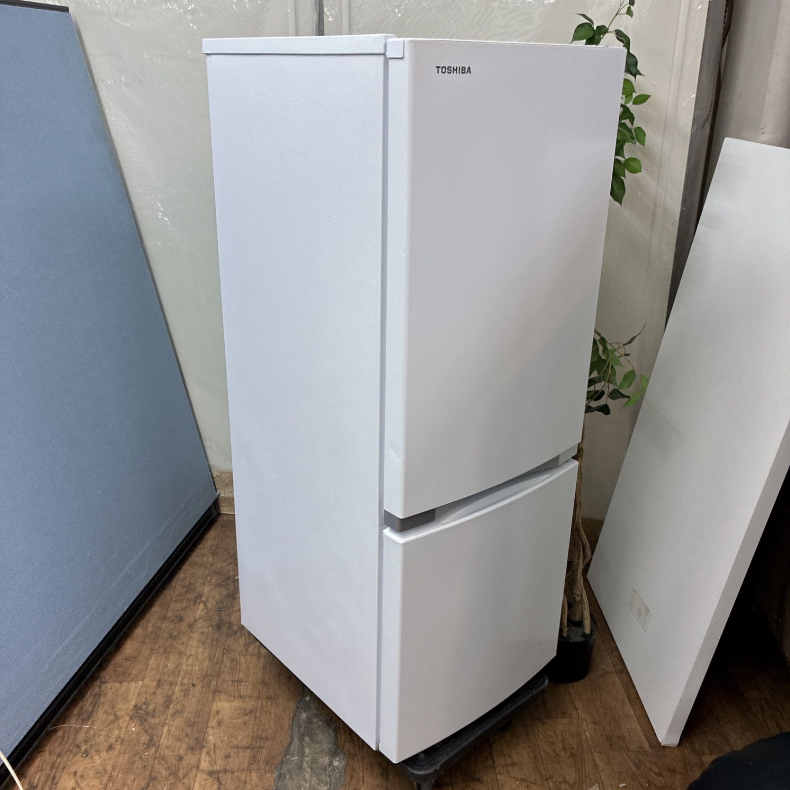S145 ⭐ TOSHIBA ❘ 東芝 2ドア冷蔵庫 (153L・右開き）20年製 GR-R15BS 
