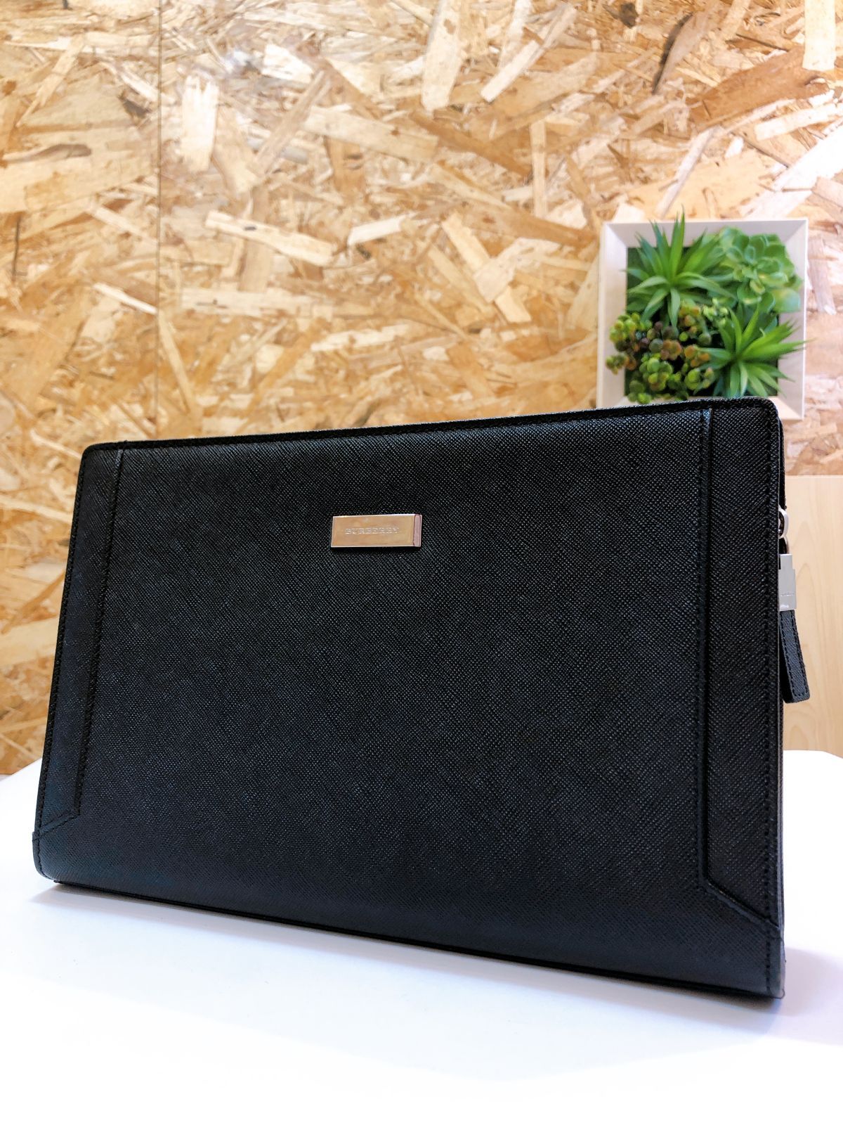 4028】☆美品☆ バーバリー レザークラッチバッグ ブラック