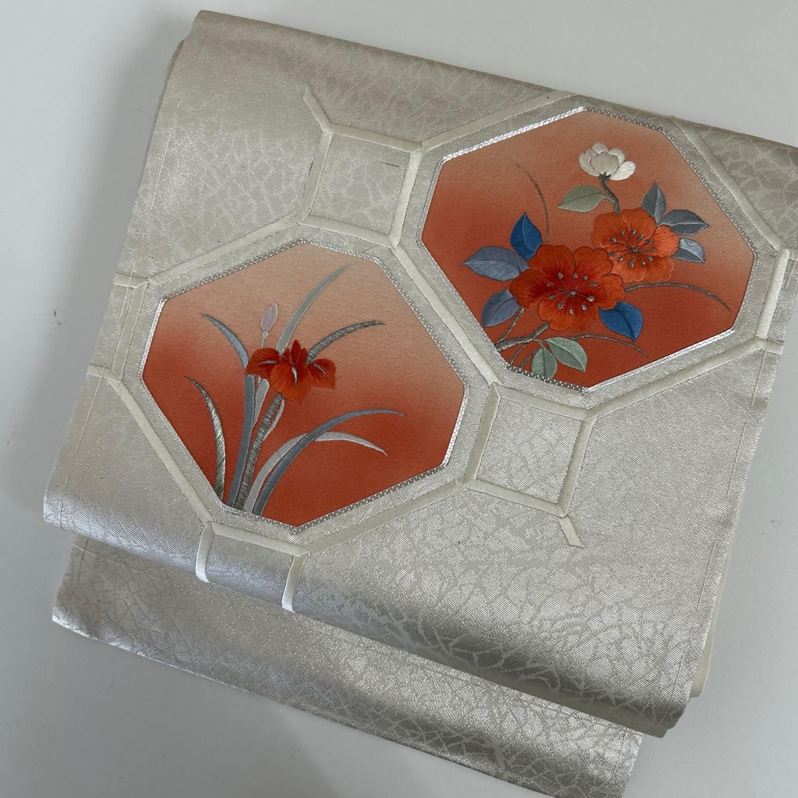 MO-3123 袋帯 刺繍 菊や梅の花 花唐草 銀駒刺繍 真珠色 名古屋帯 正絹 銀駒刺繍 花草刺繍 九寸 MA-5199 - メルカリ