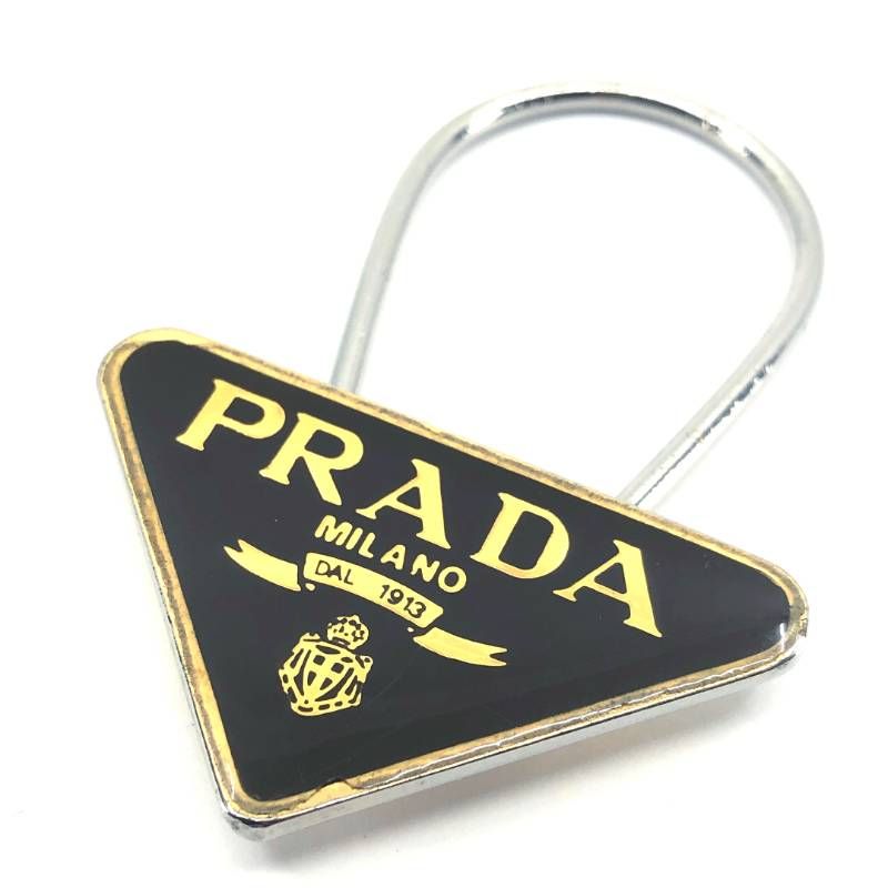 PRADA プラダ／三角プレート トライアングル ロゴ キーリング