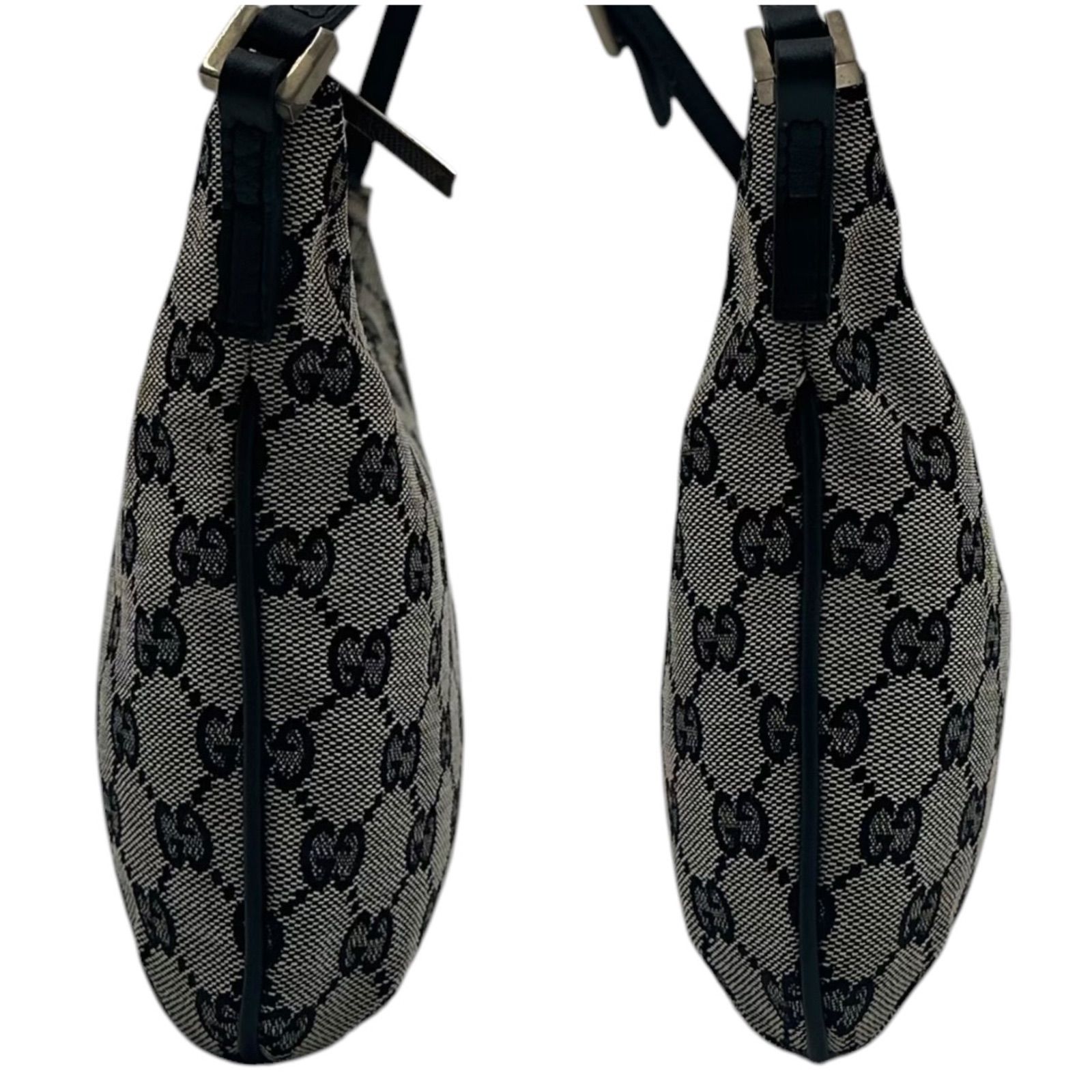 GUCCI グッチ アクセサリーポーチ GG キャンバス レザーブラック 舟型