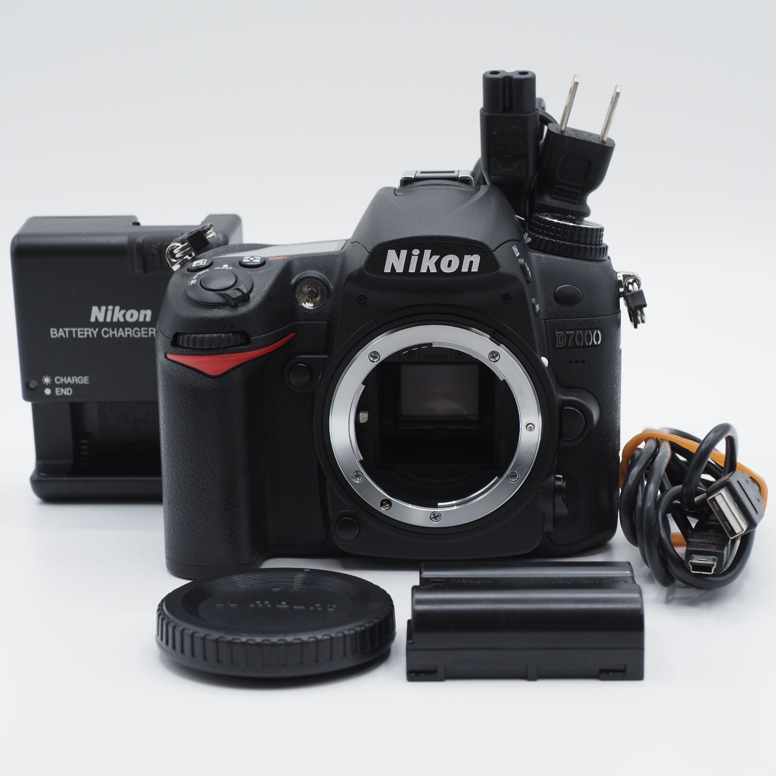ショット数2,046回 Nikon ニコン D7000 ボディ 新品級 #3010 ショット数2,046回 Nikon ニコン D7000 ボディ 新品級 #3010